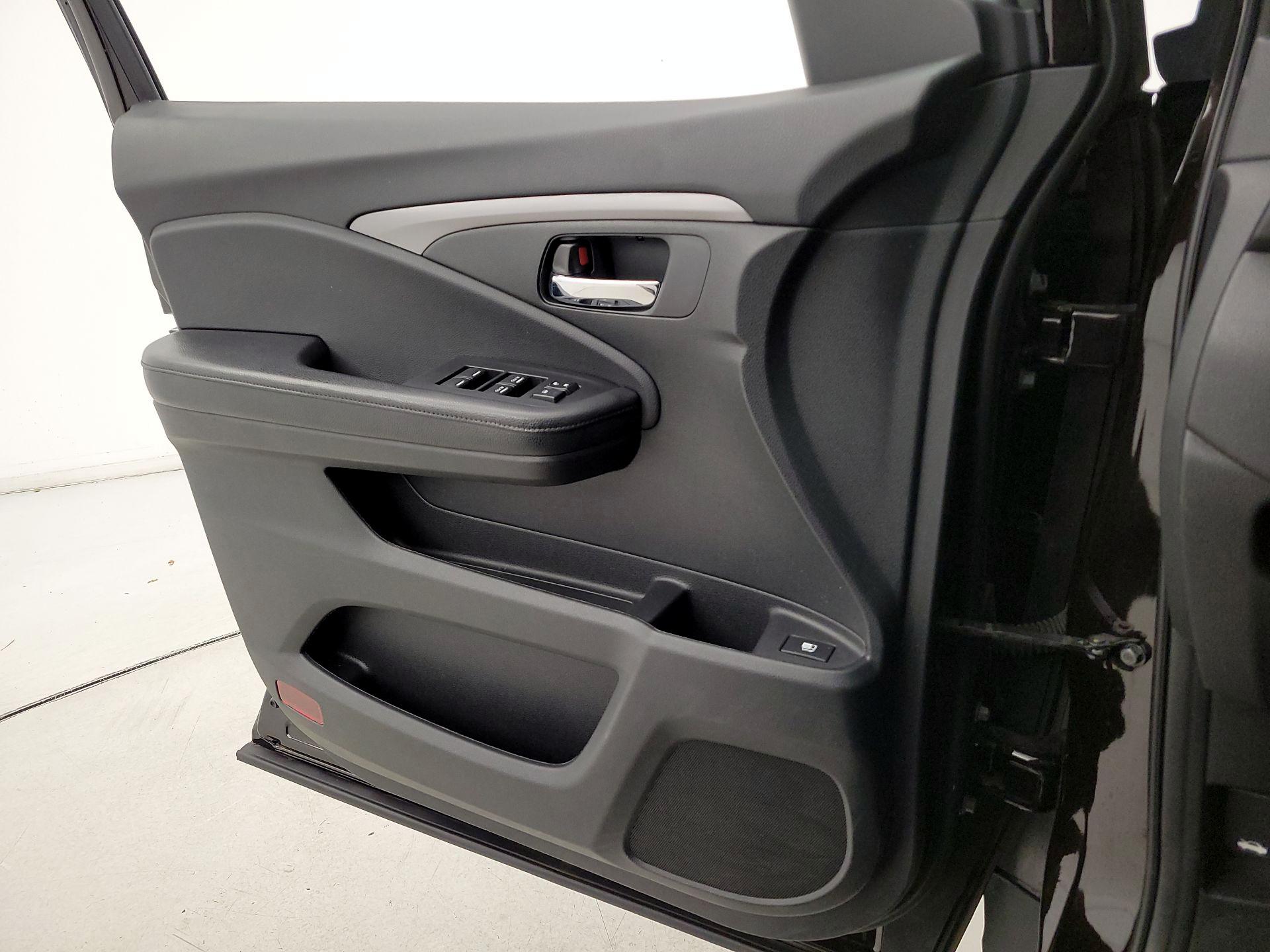 Thumbnail: 2019 Honda Passport - 12