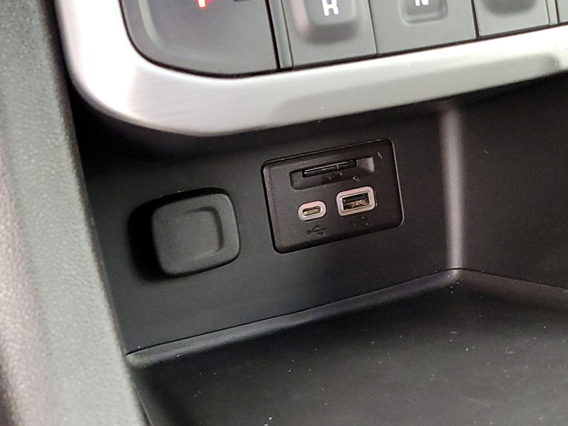 Thumbnail: 2023 GMC Acadia - 19