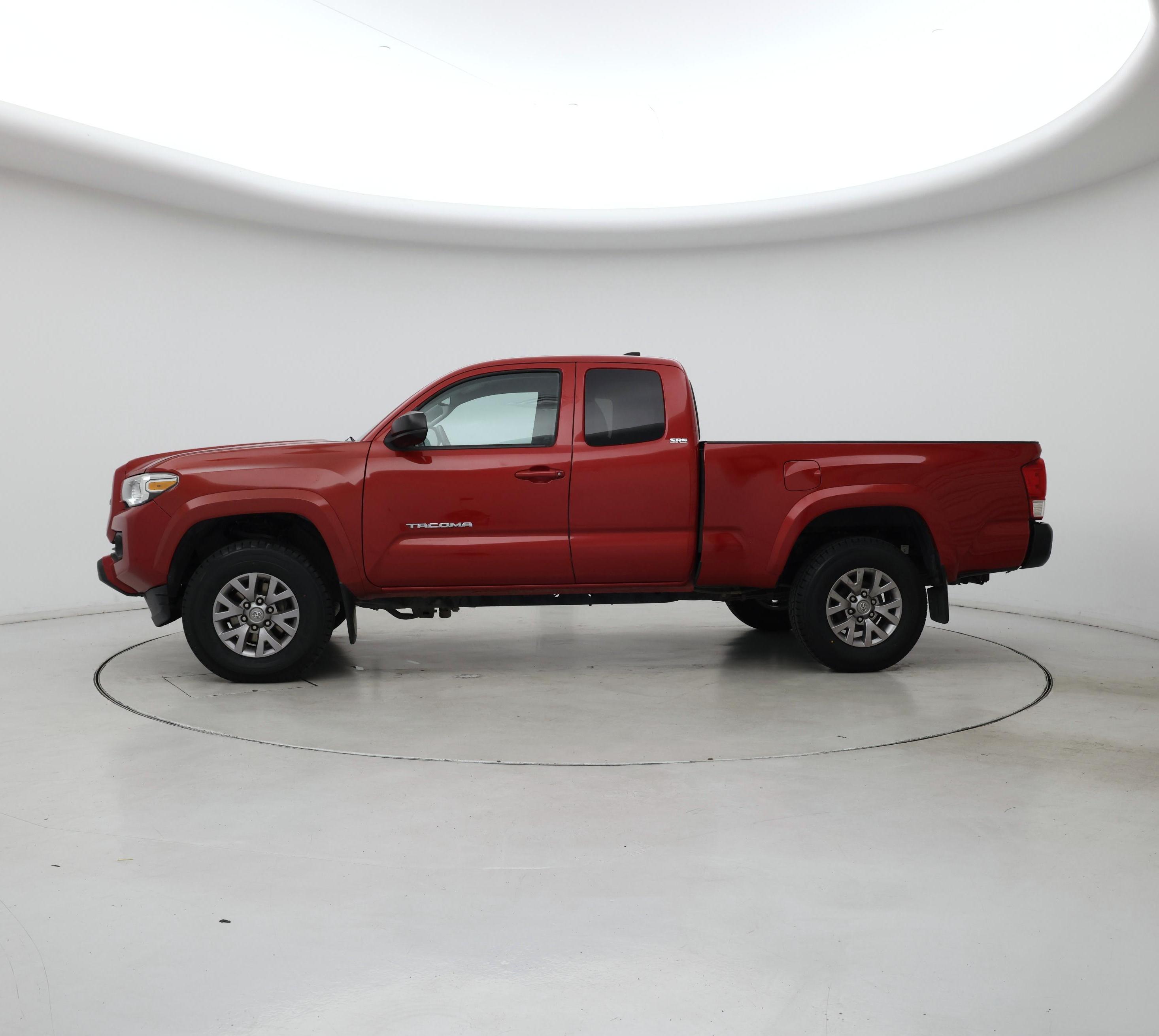 Thumbnail: 2016 Toyota Tacoma - 3