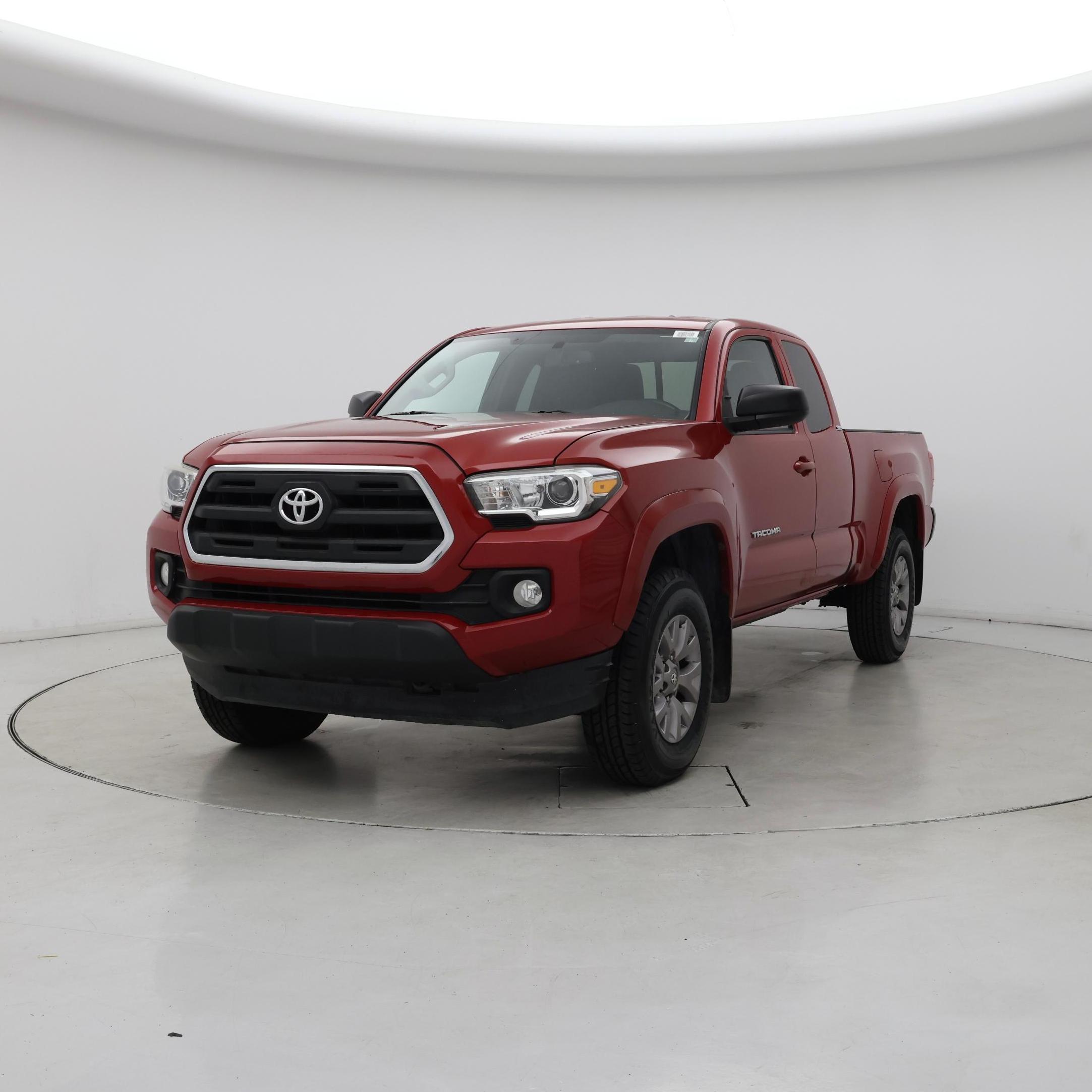 Thumbnail: 2016 Toyota Tacoma - 4