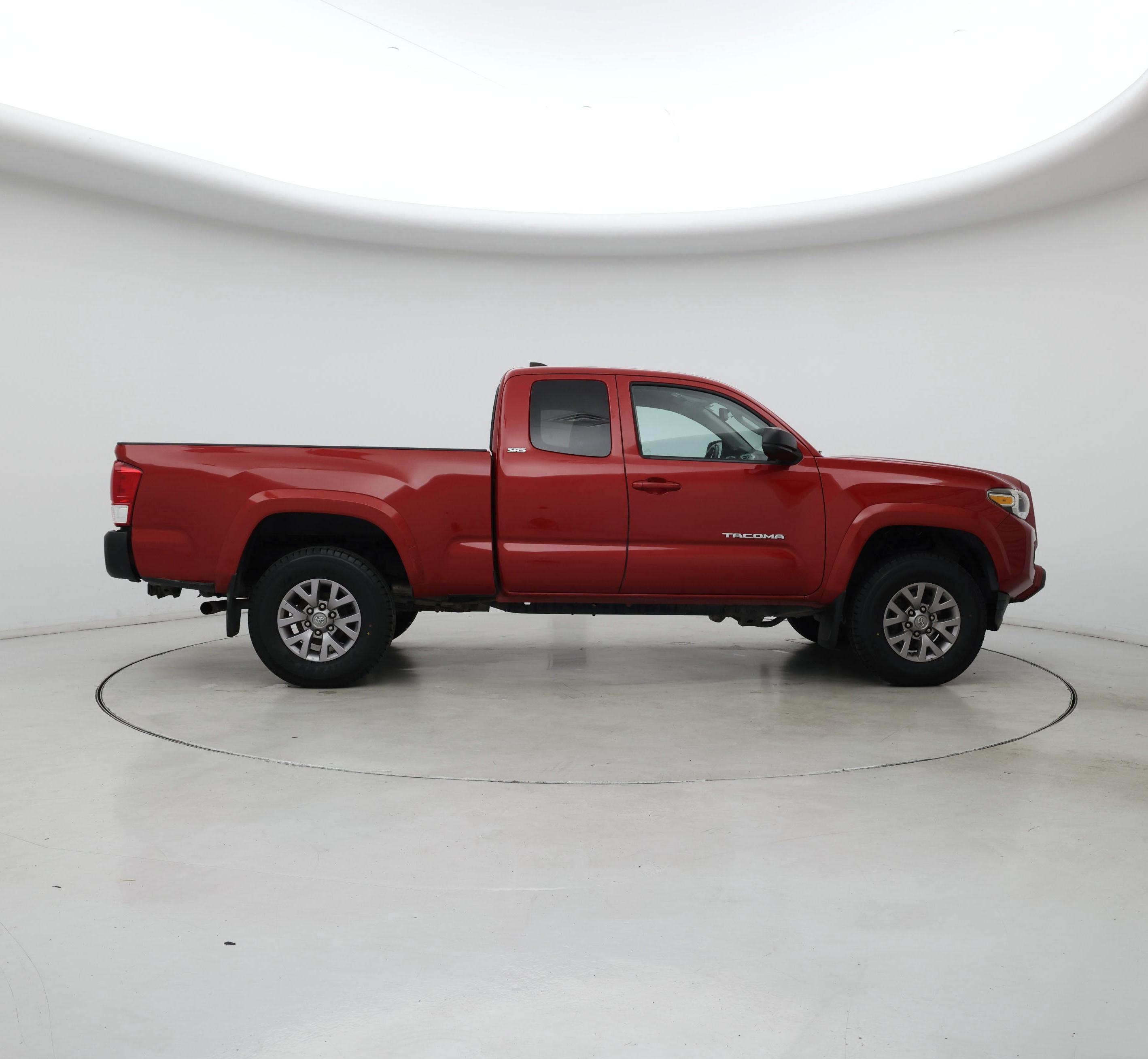 Thumbnail: 2016 Toyota Tacoma - 7
