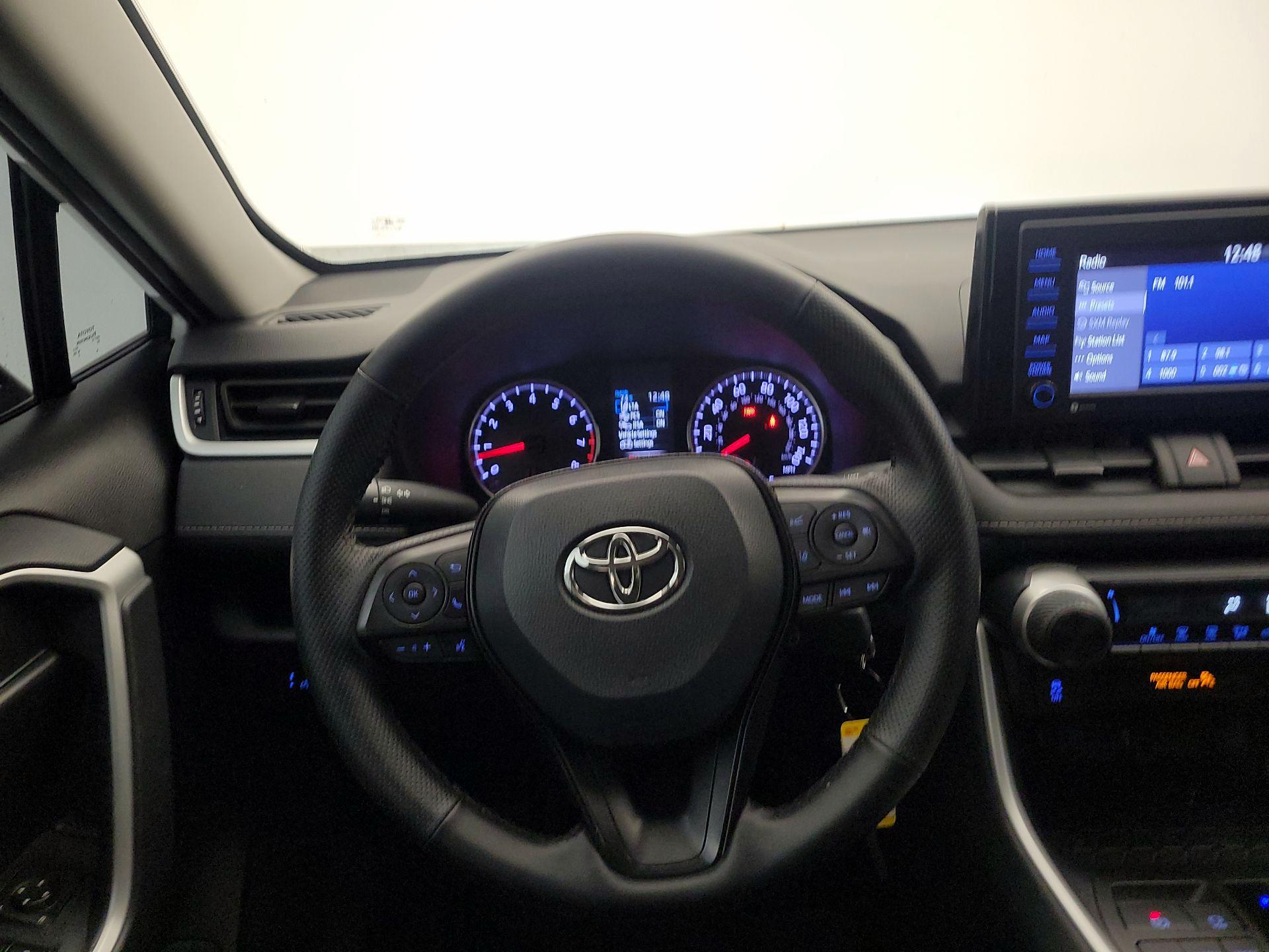 Thumbnail: 2021 Toyota RAV4 - 10