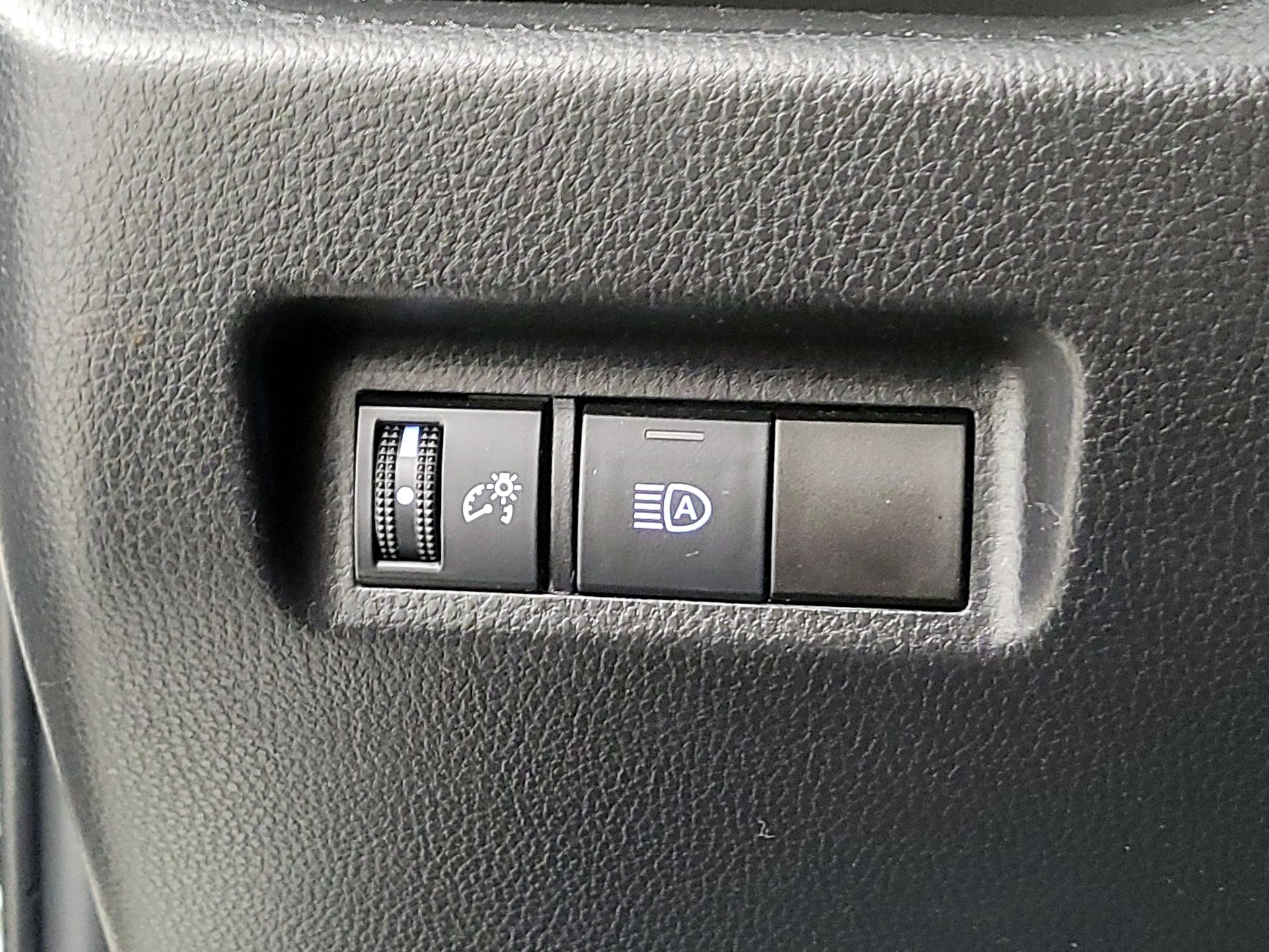 Thumbnail: 2021 Toyota RAV4 - 13