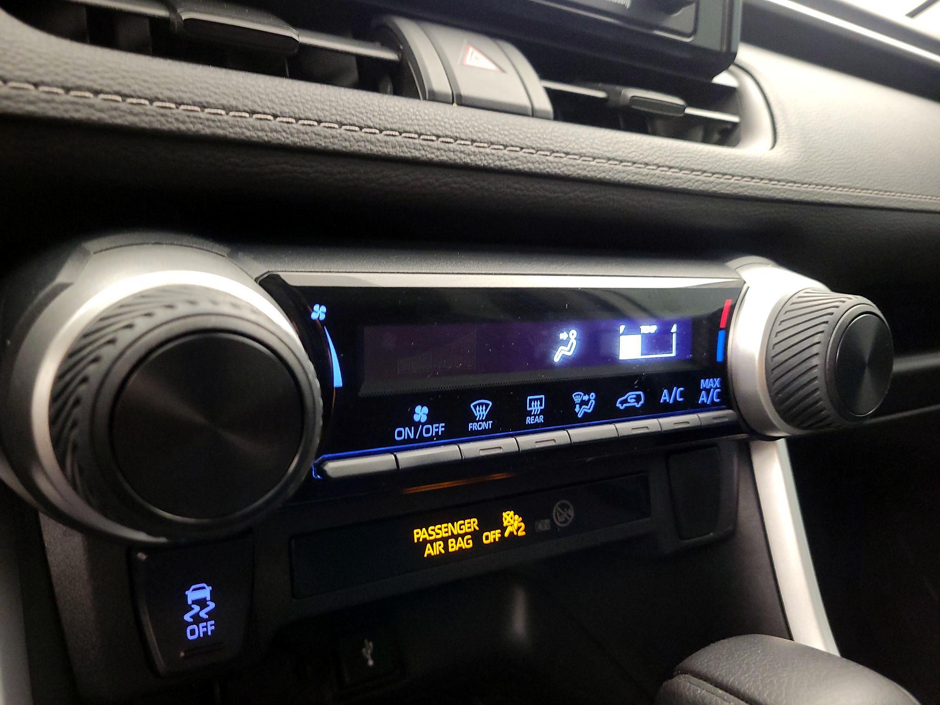 Thumbnail: 2021 Toyota RAV4 - 16