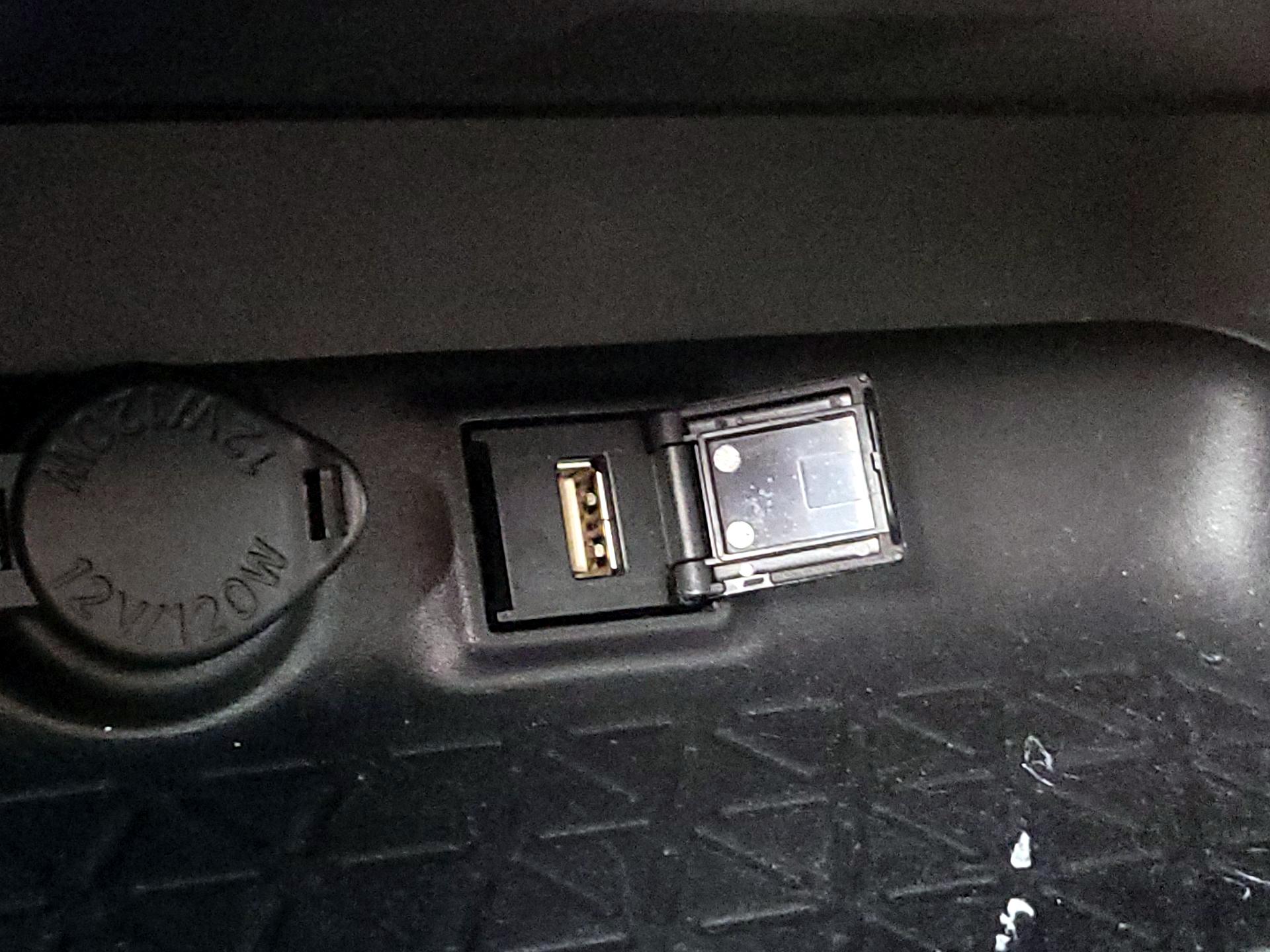 Thumbnail: 2021 Toyota RAV4 - 18