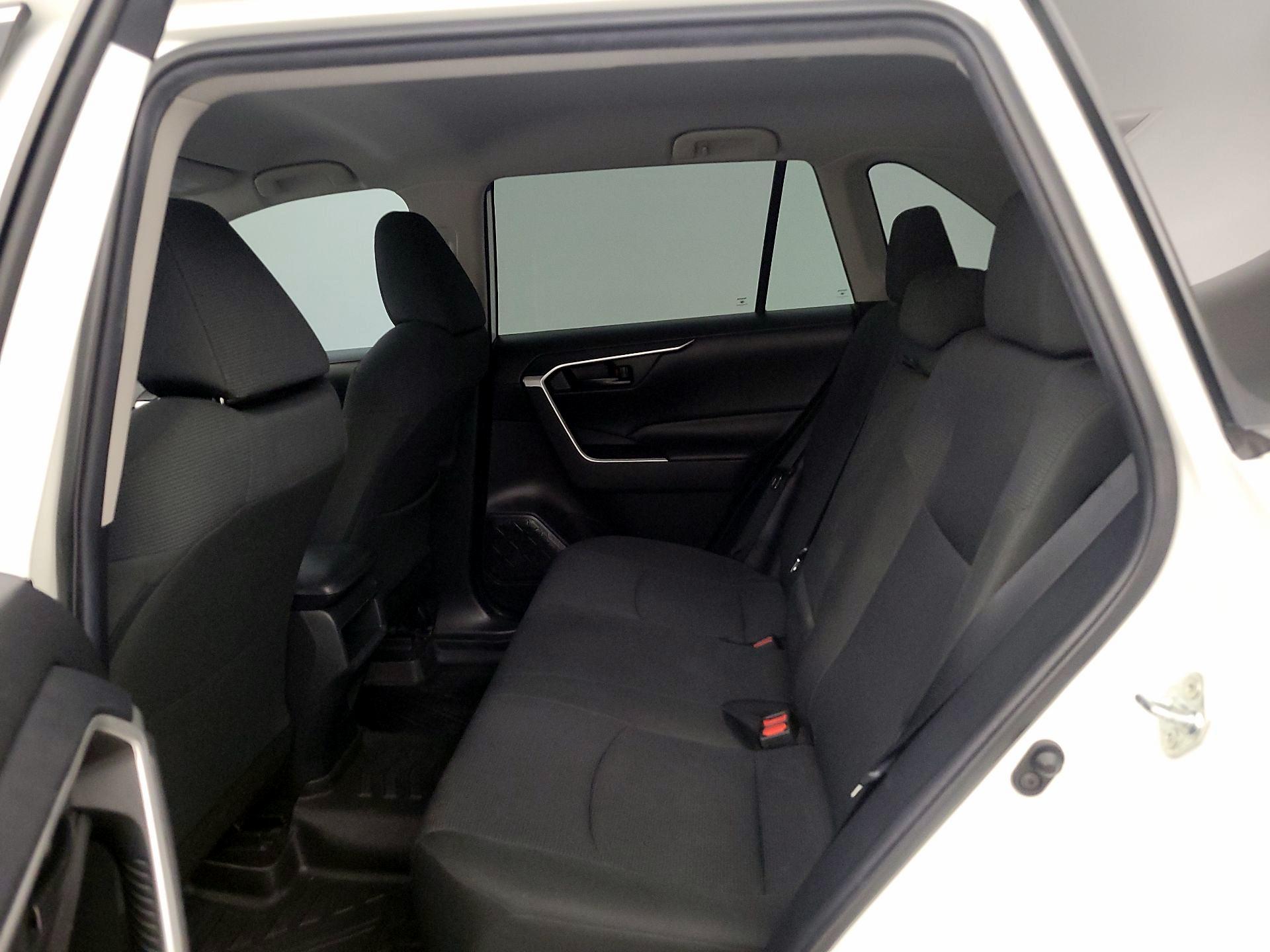 Thumbnail: 2021 Toyota RAV4 - 19