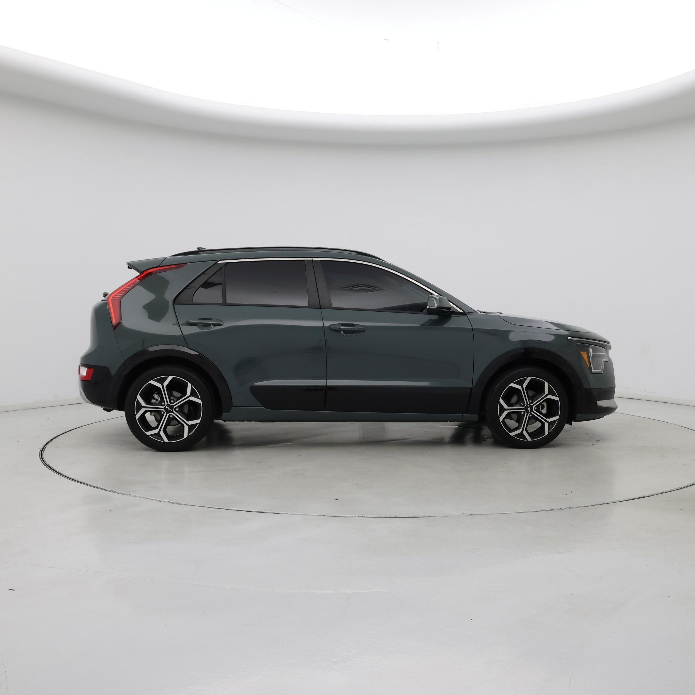 Thumbnail: 2023 Kia Niro - 7