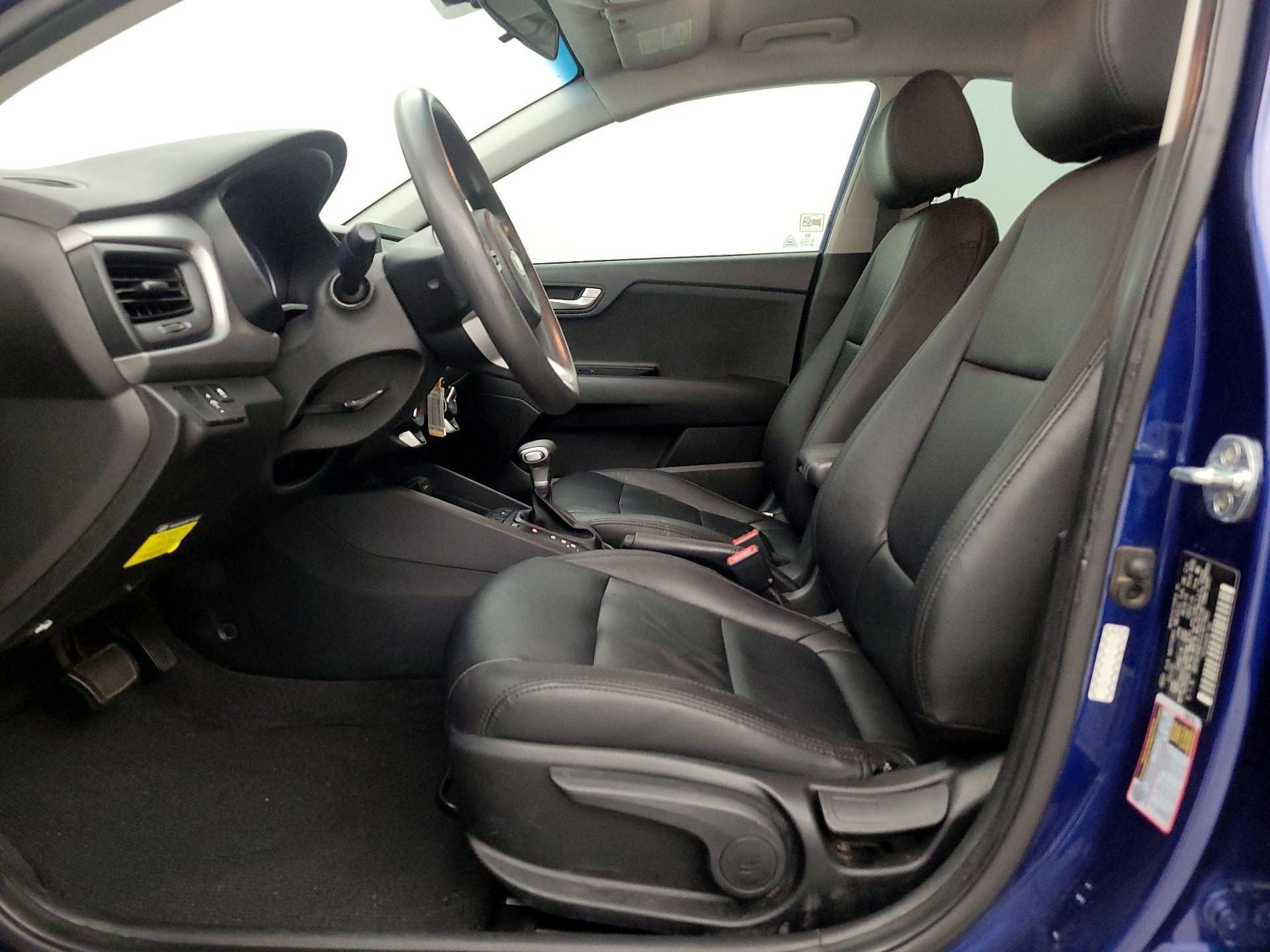 Thumbnail: 2020 Kia Rio - 11