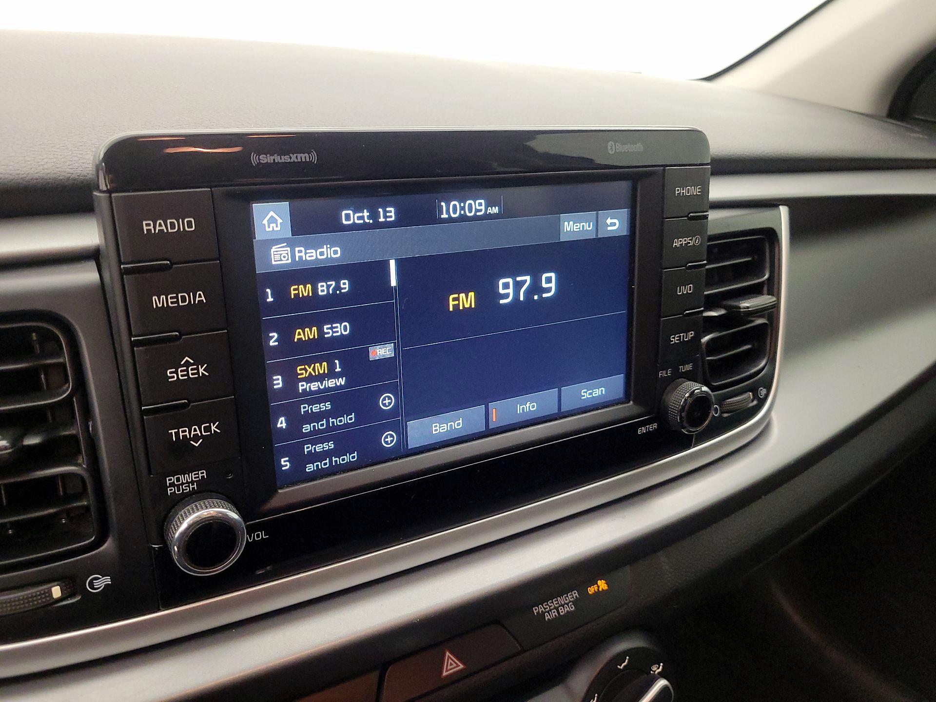 Thumbnail: 2020 Kia Rio - 15