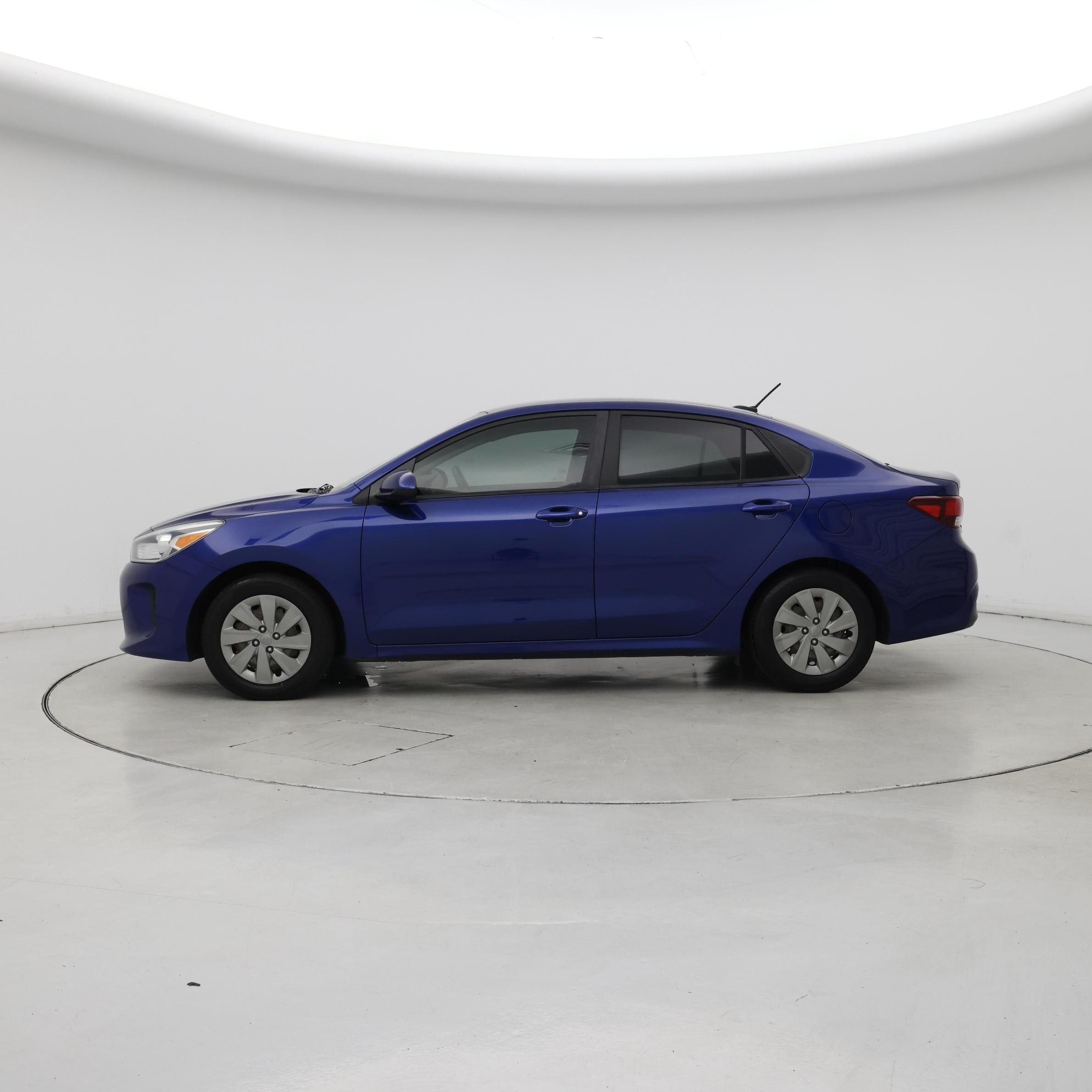 Thumbnail: 2020 Kia Rio - 3
