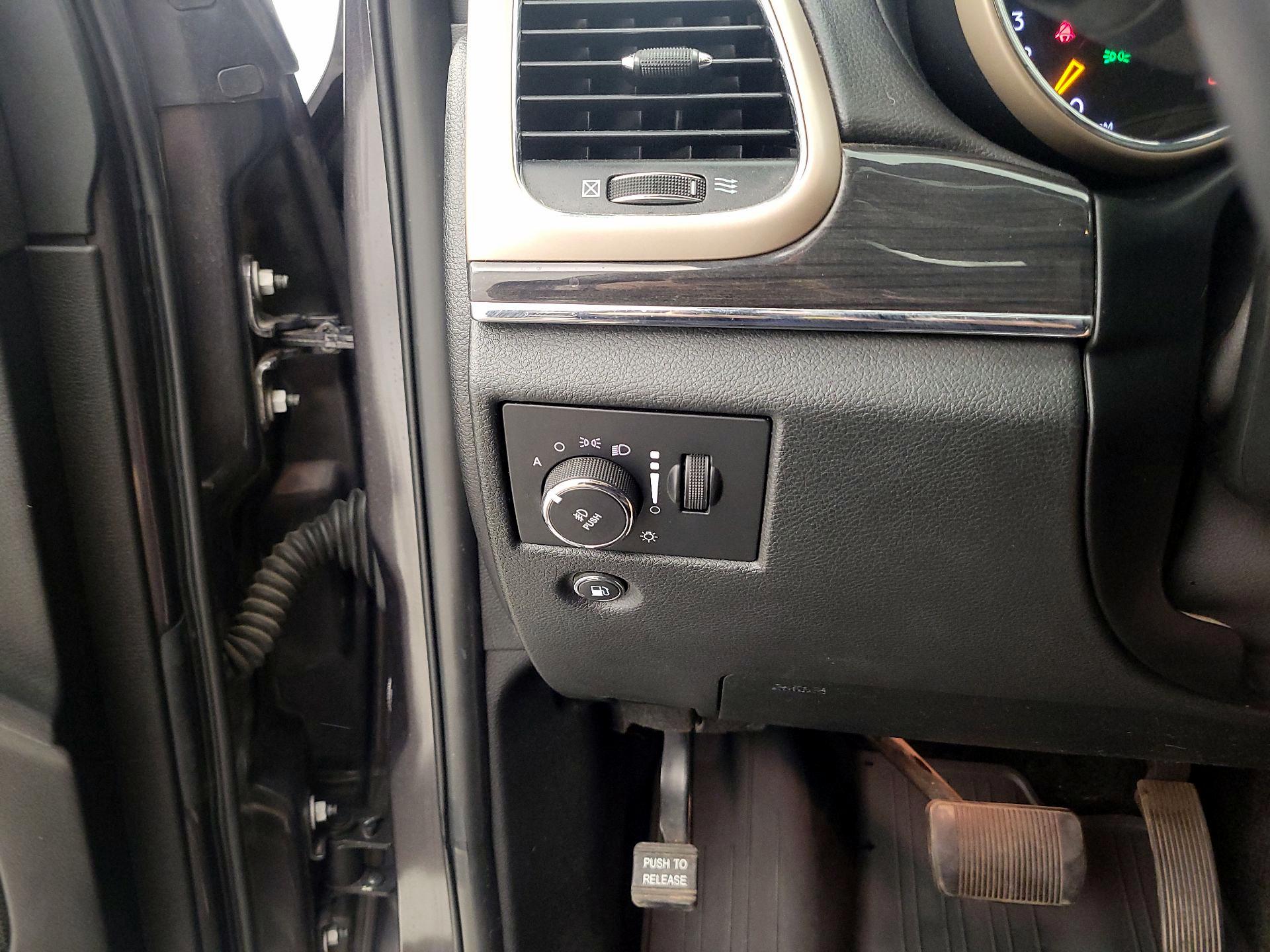 Thumbnail: 2015 Jeep Grand Cherokee - 13