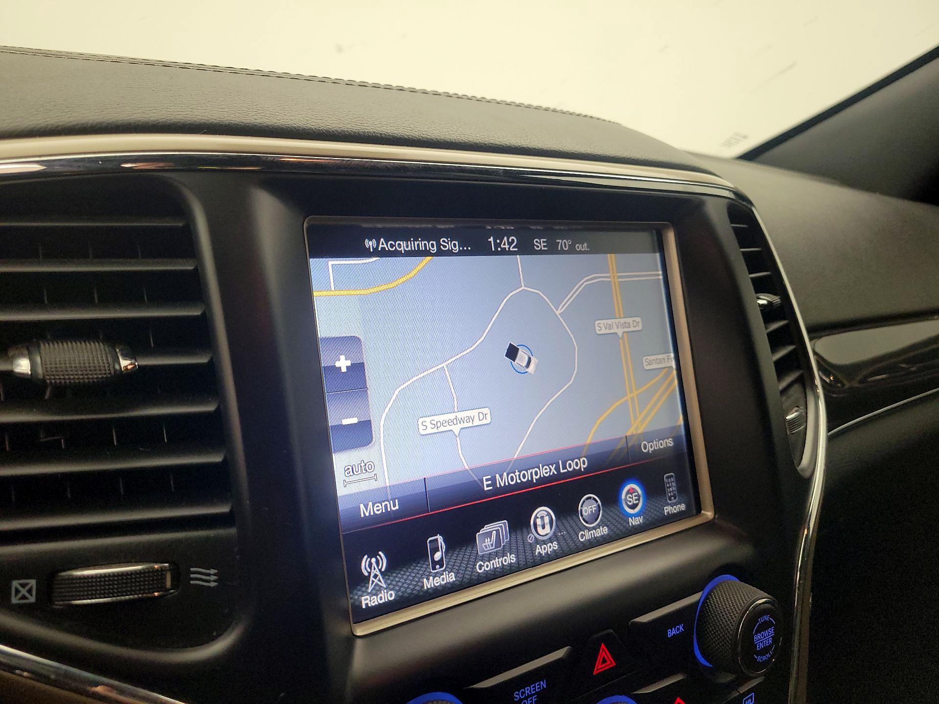 Thumbnail: 2015 Jeep Grand Cherokee - 14