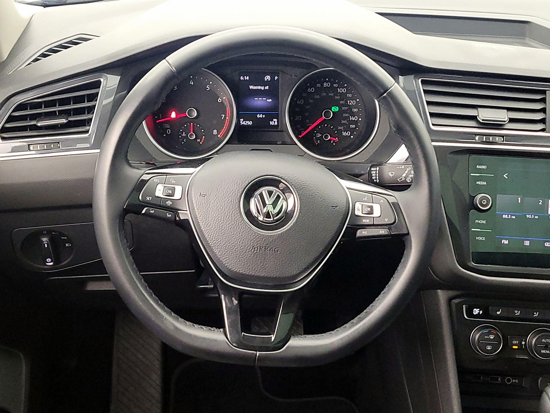 Thumbnail: 2019 Volkswagen Tiguan - 10