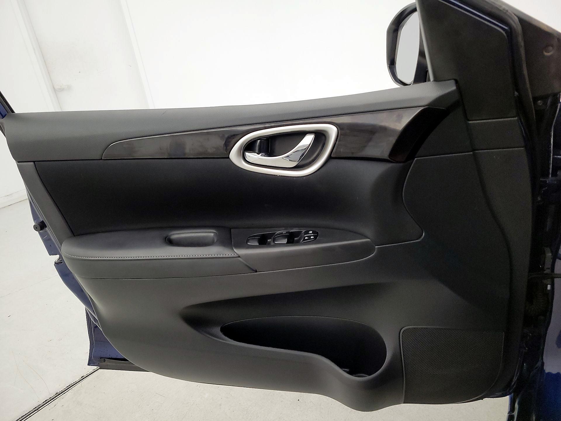 Thumbnail: 2019 Nissan Sentra - 12