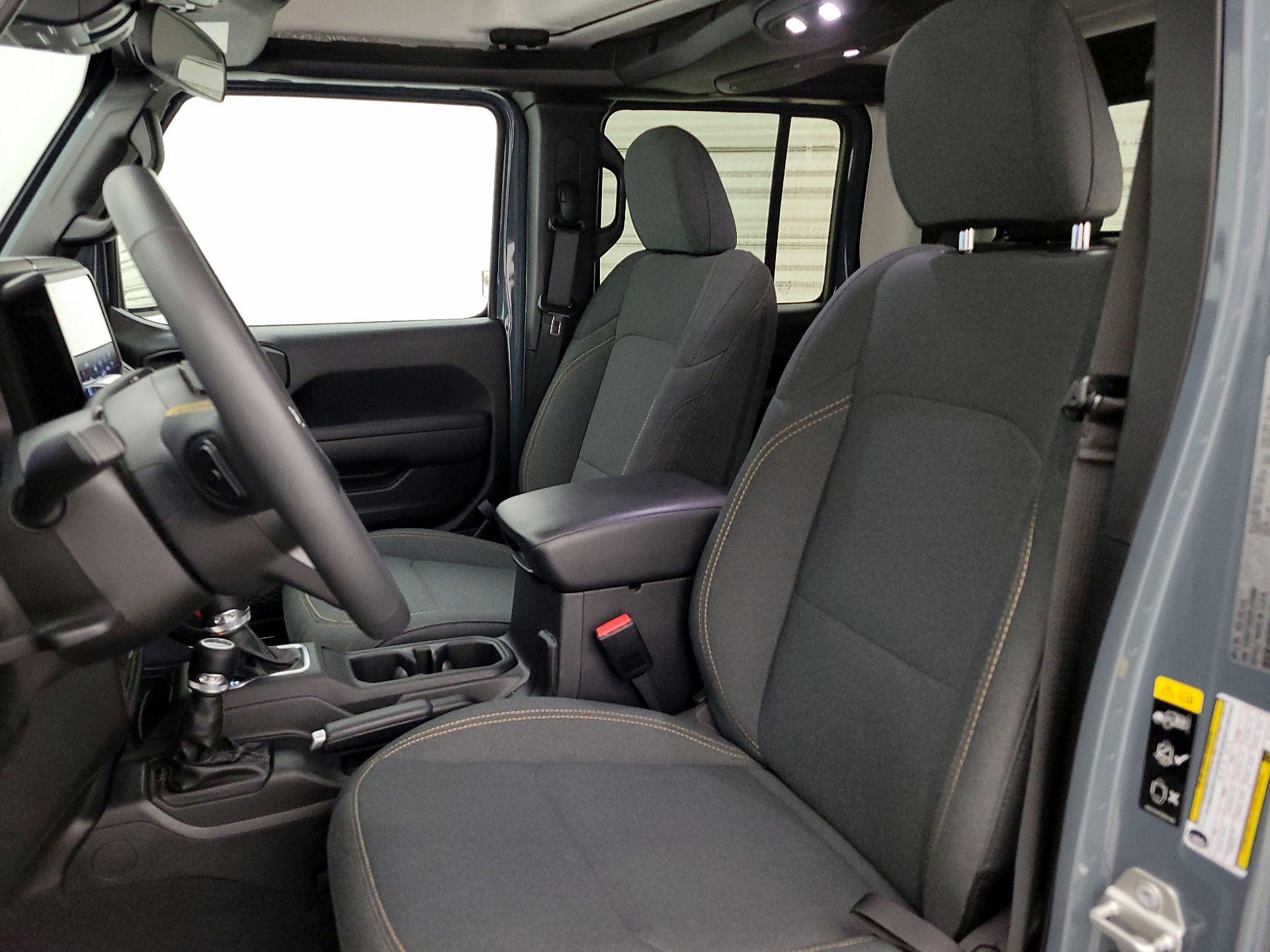 Thumbnail: 2024 Jeep Gladiator - 11