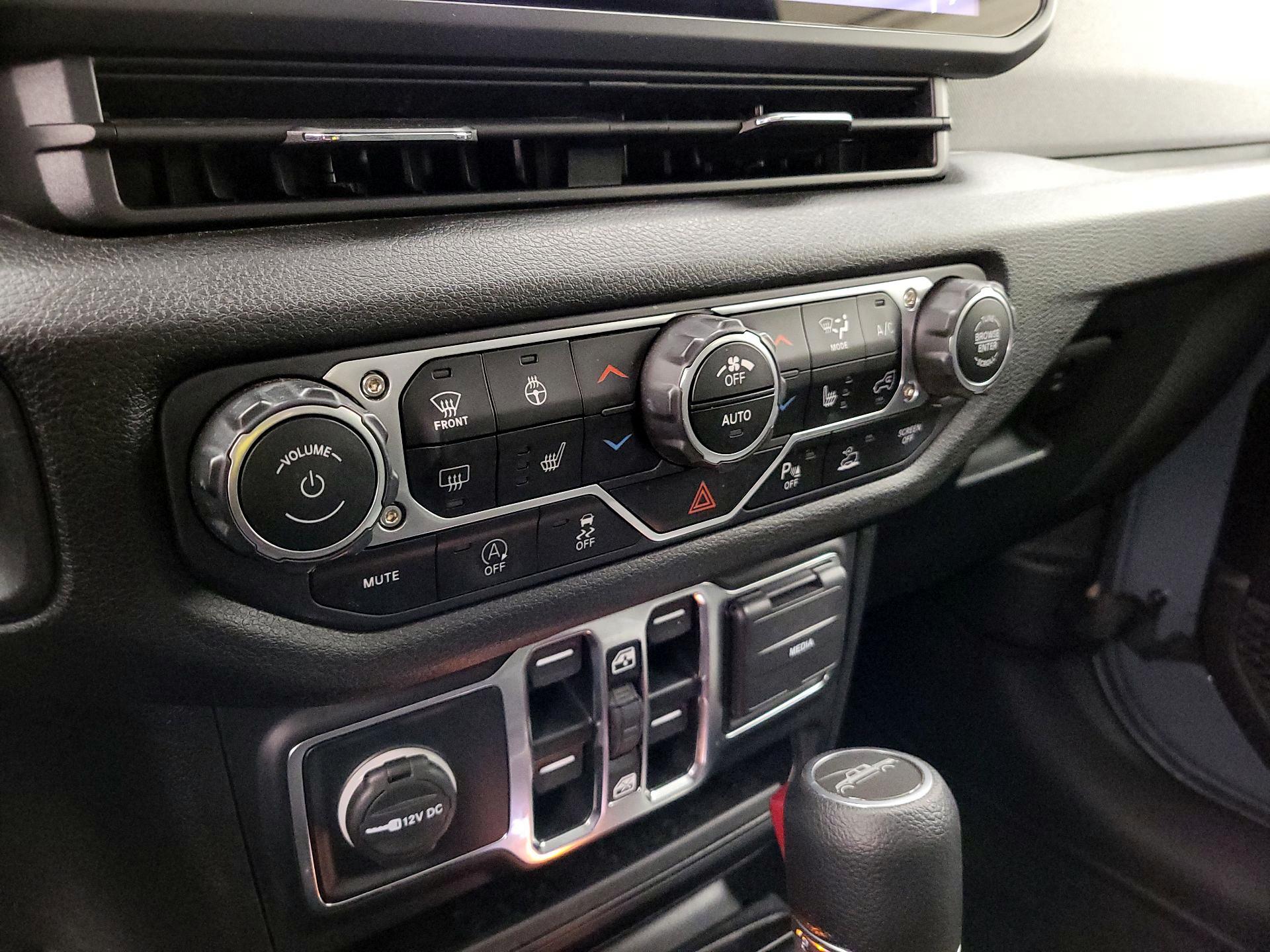Thumbnail: 2024 Jeep Gladiator - 16