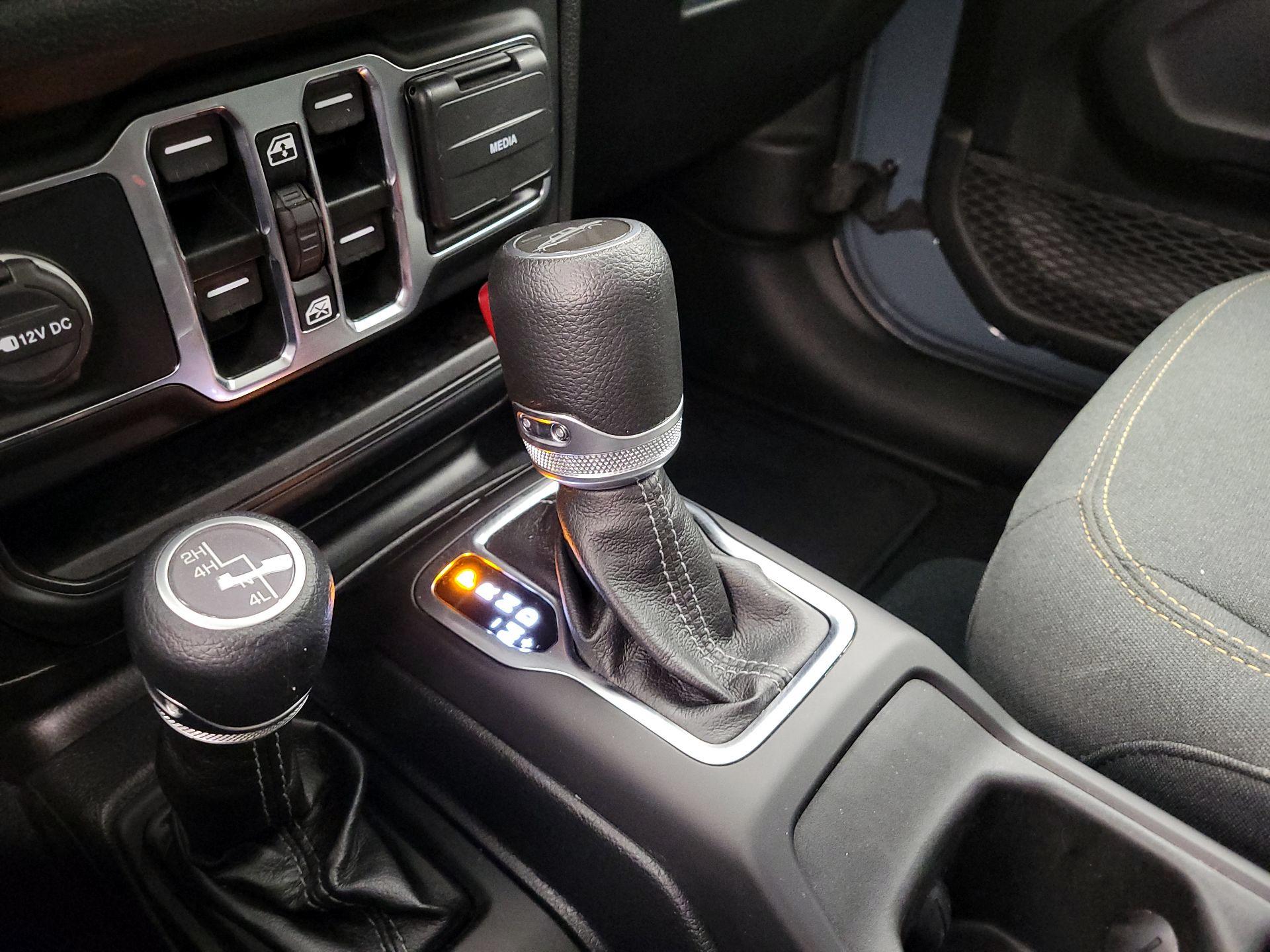 Thumbnail: 2024 Jeep Gladiator - 17