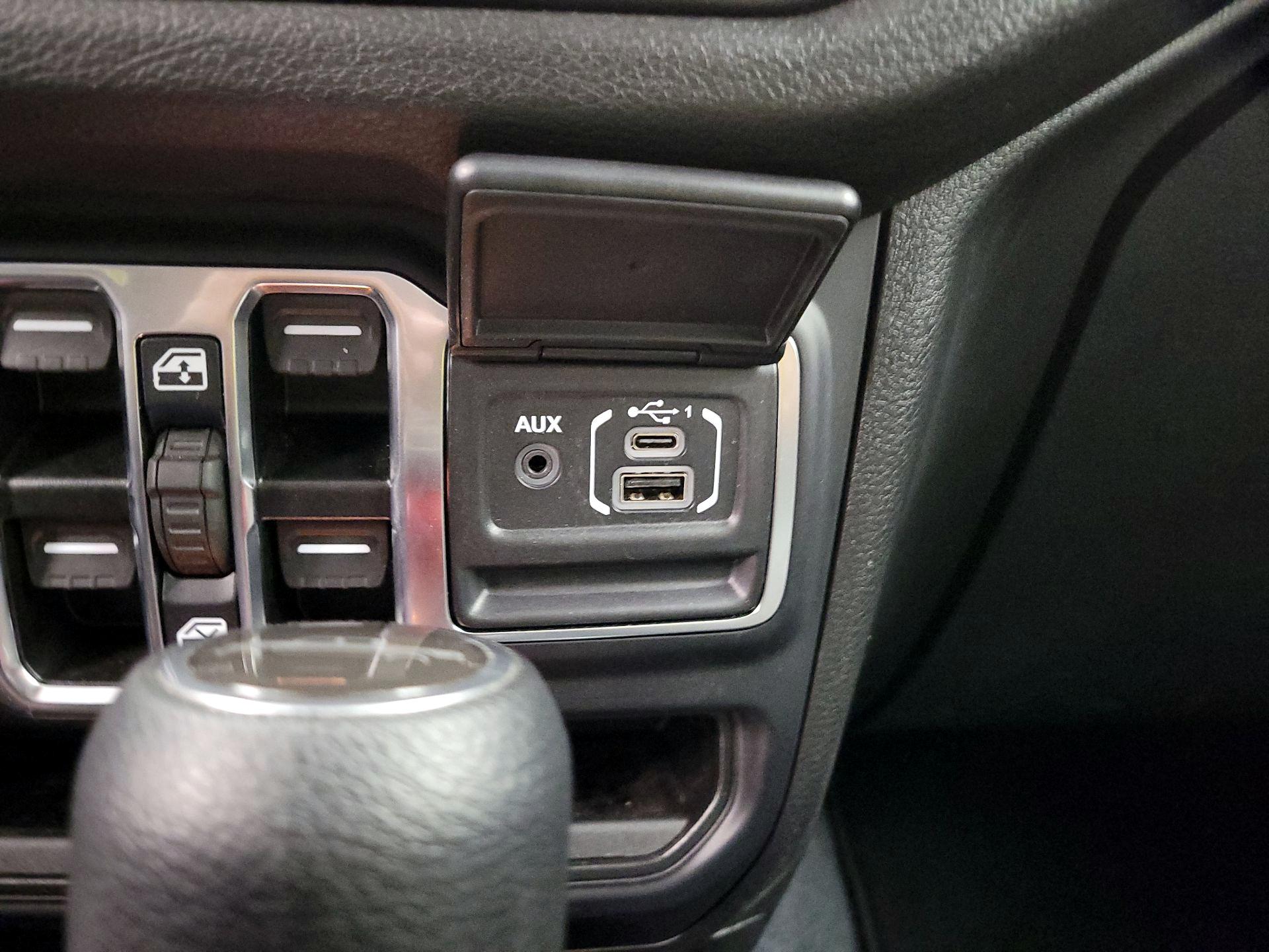 Thumbnail: 2024 Jeep Gladiator - 18