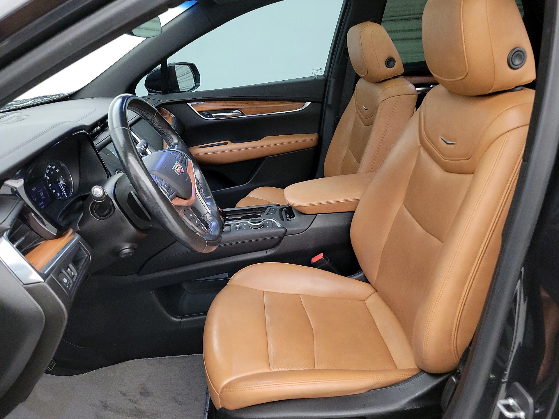 Thumbnail: 2020 Cadillac XT5 - 11