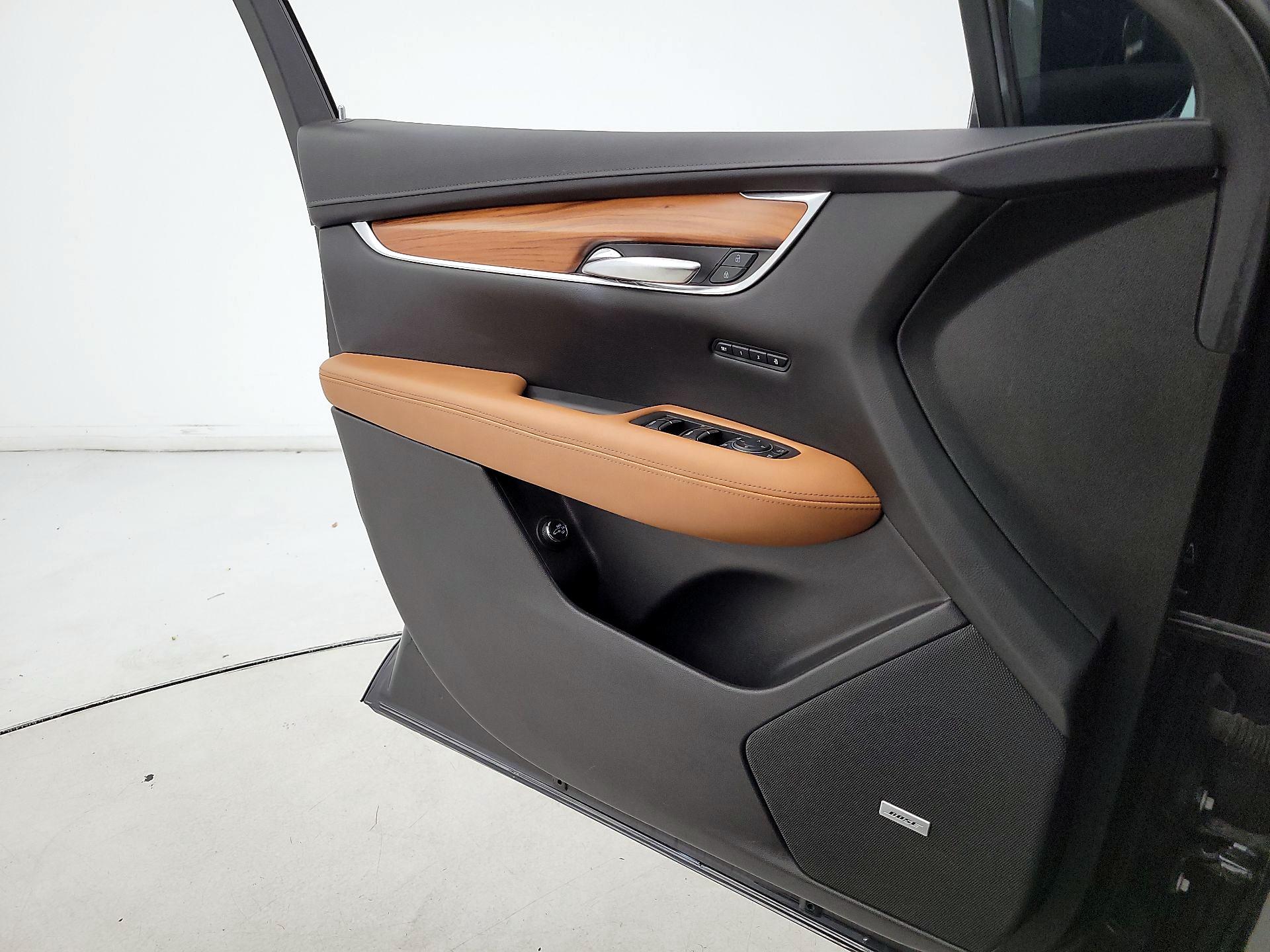 Thumbnail: 2020 Cadillac XT5 - 12