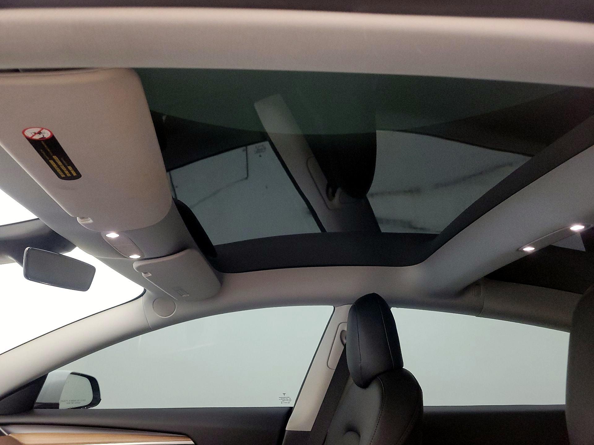 Thumbnail: 2022 Tesla Model 3 - 19