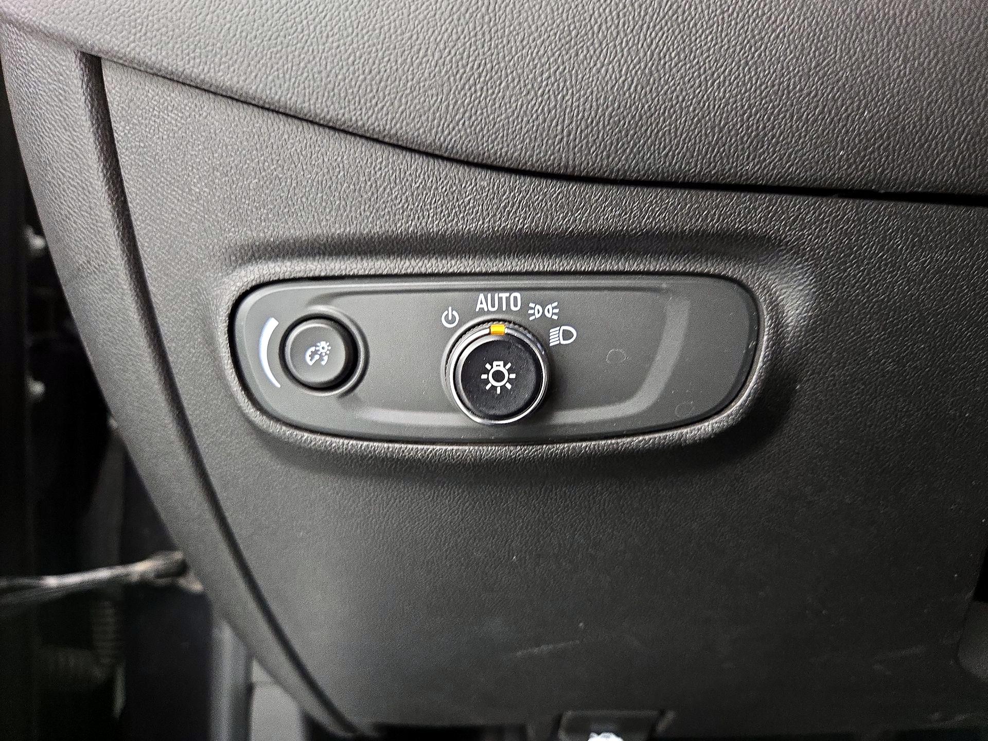 Thumbnail: 2022 Chevrolet Equinox - 13