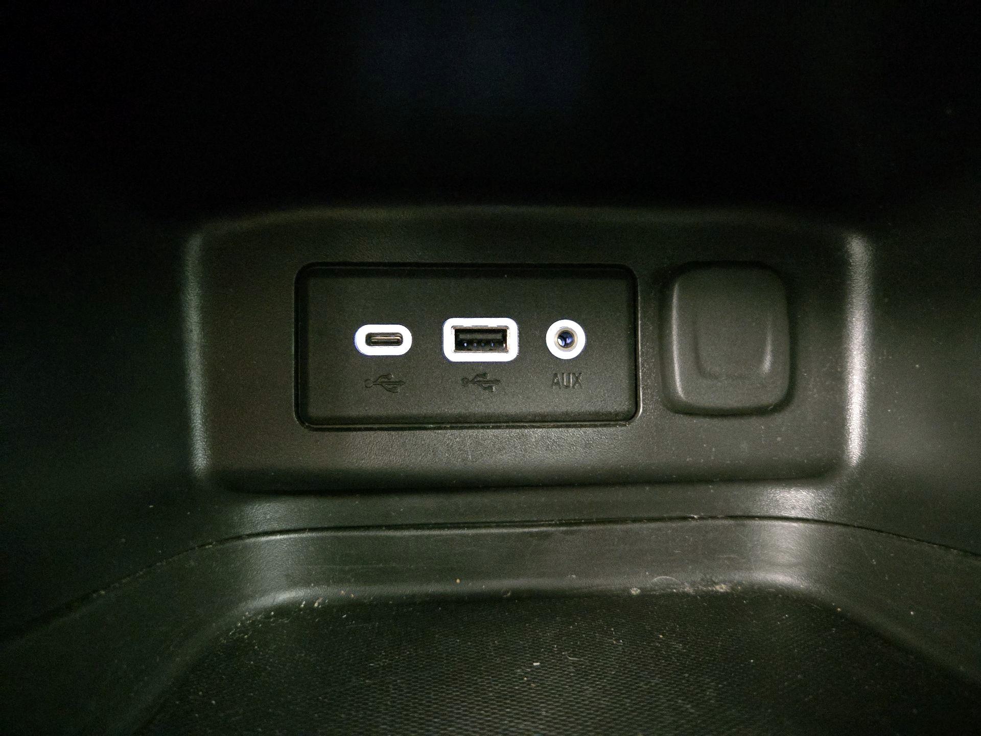 Thumbnail: 2022 Chevrolet Equinox - 18