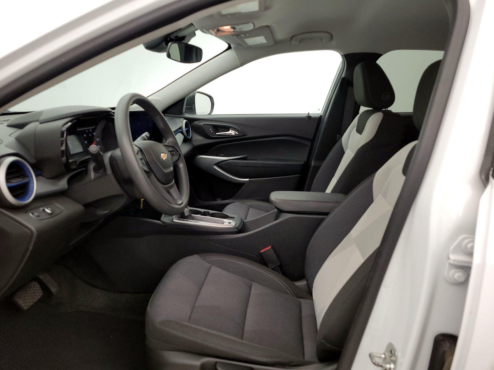 Thumbnail: 2024 Chevrolet Trax - 11