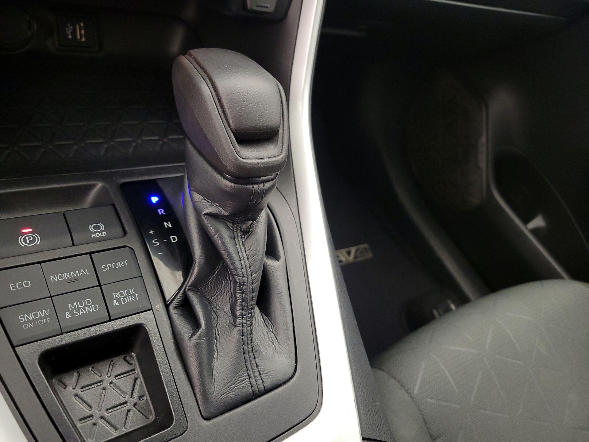 Thumbnail: 2023 Toyota RAV4 - 17