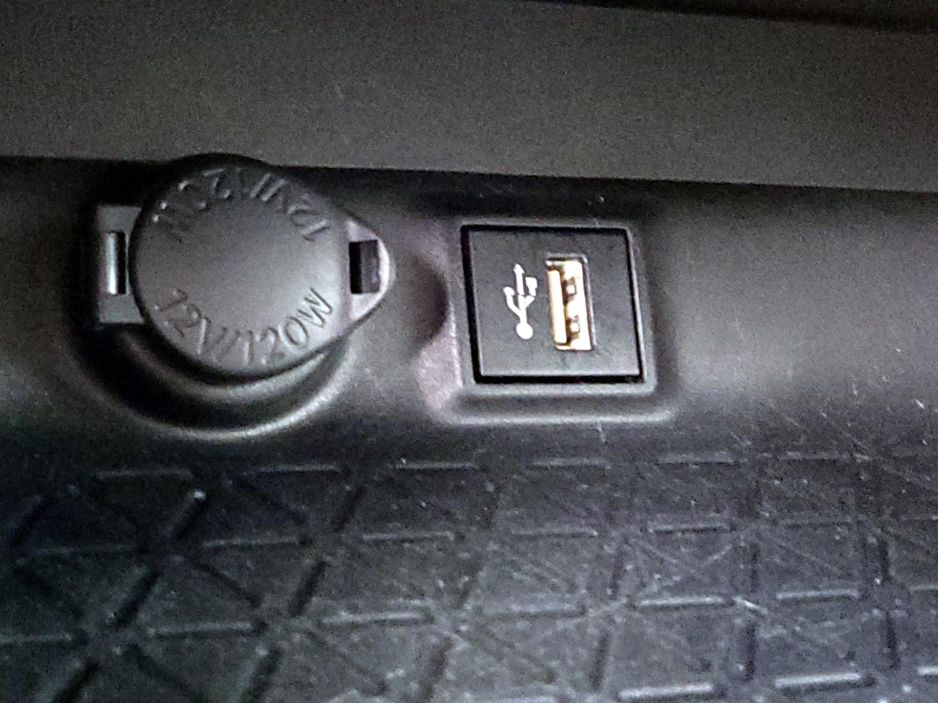 Thumbnail: 2023 Toyota RAV4 - 18