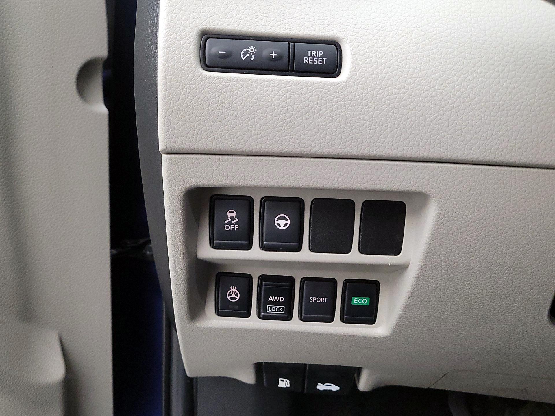 Thumbnail: 2022 Nissan Rogue Sport - 13