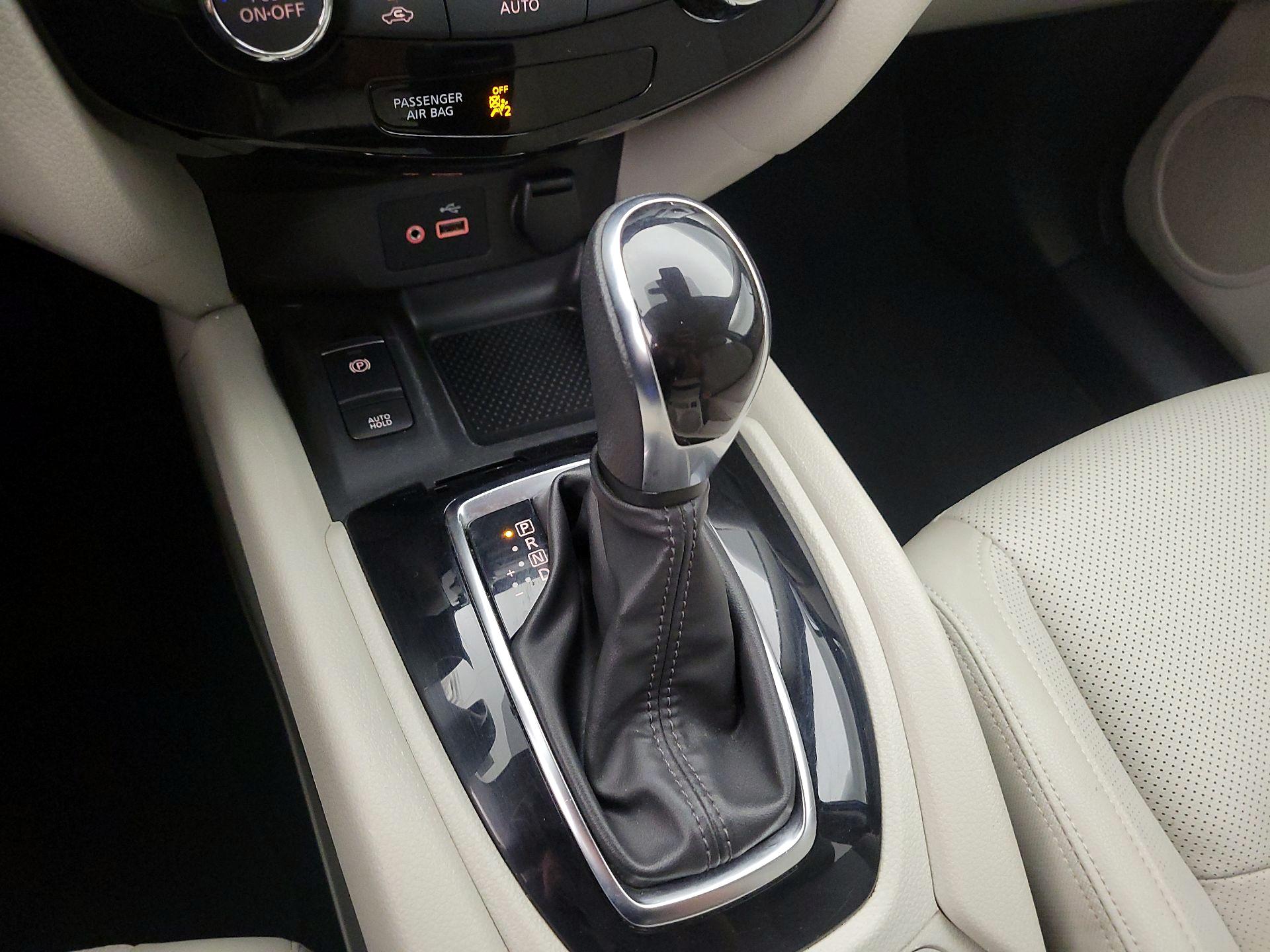 Thumbnail: 2022 Nissan Rogue Sport - 18