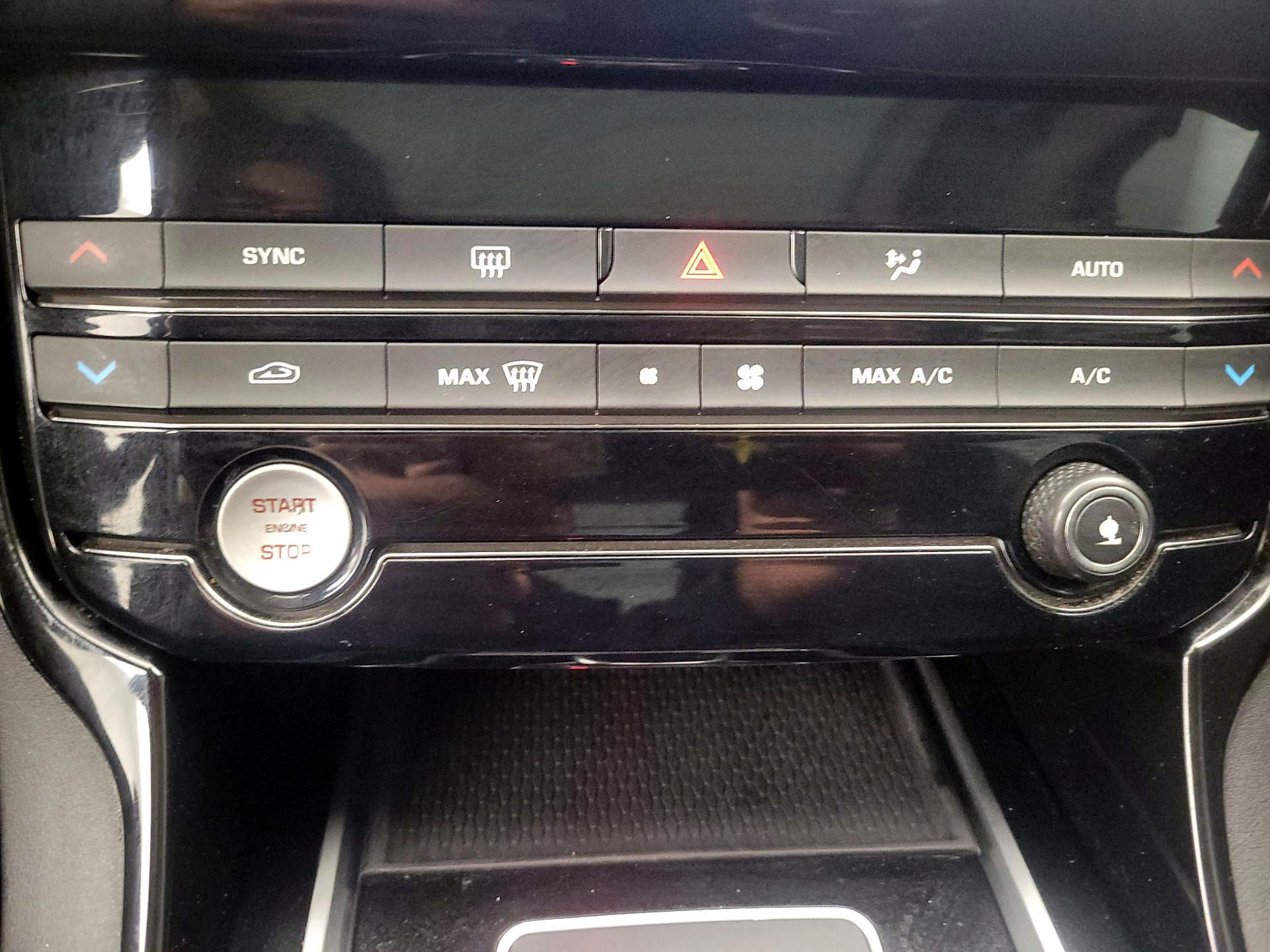 Thumbnail: 2017 Jaguar XE - 16