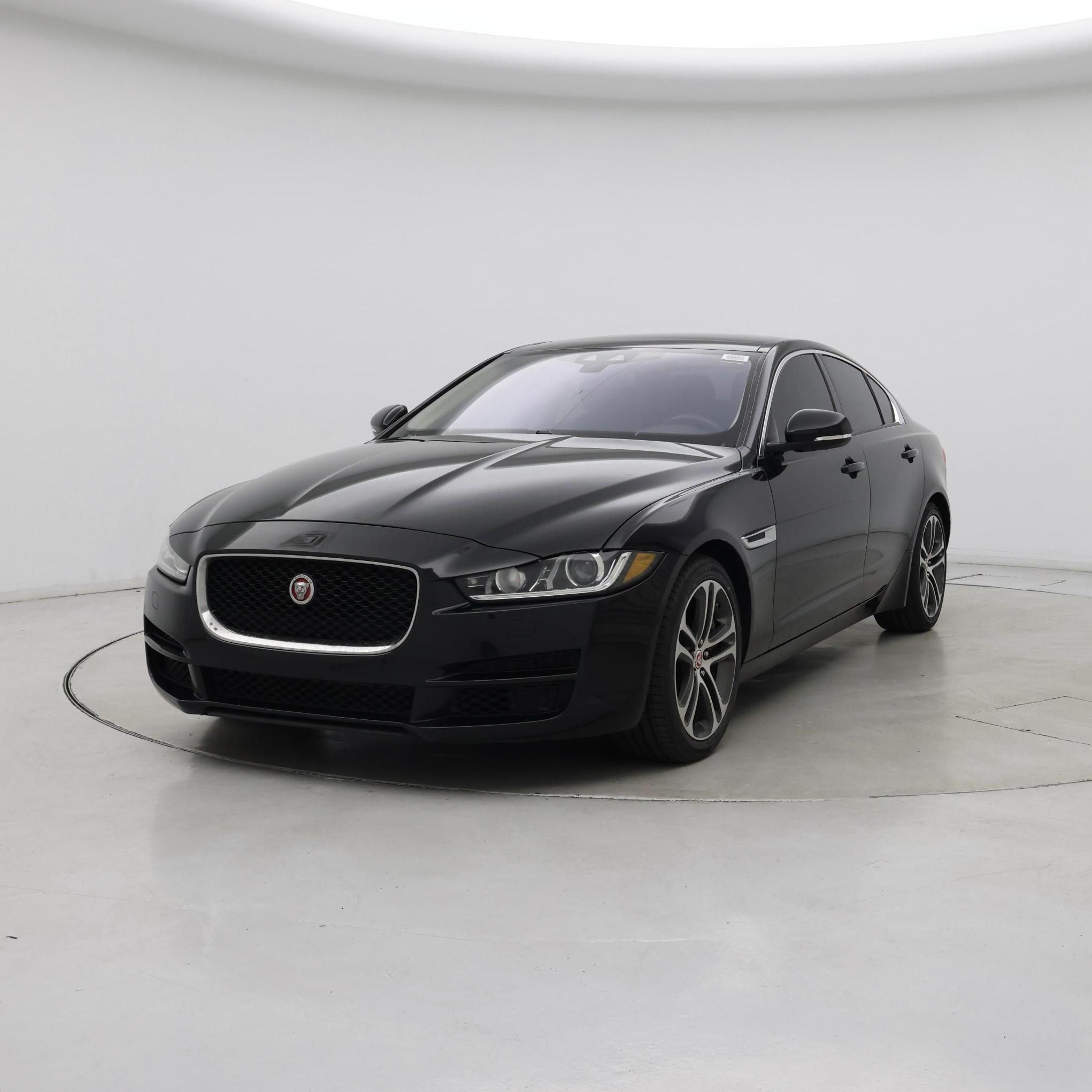 Thumbnail: 2017 Jaguar XE - 4