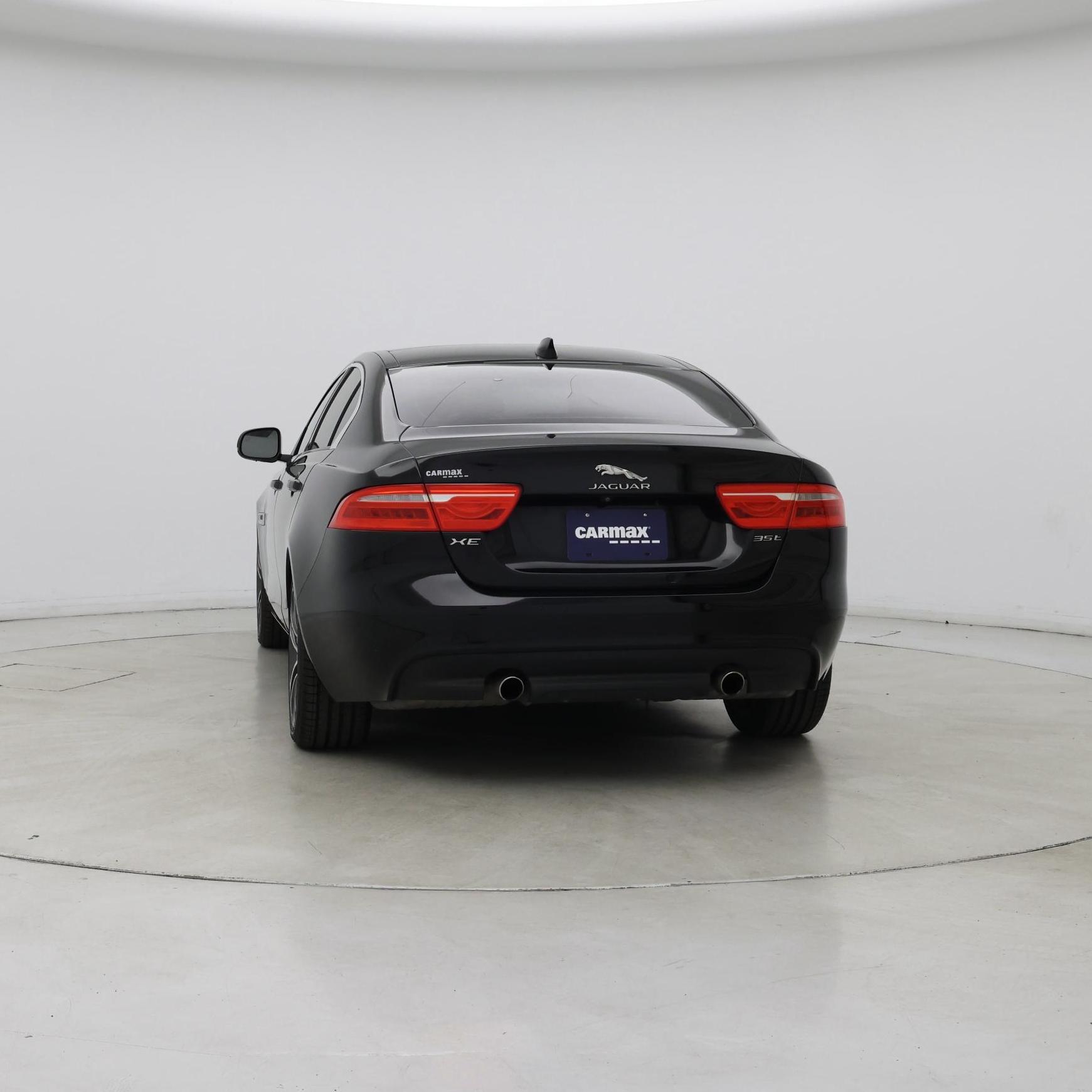 Thumbnail: 2017 Jaguar XE - 6