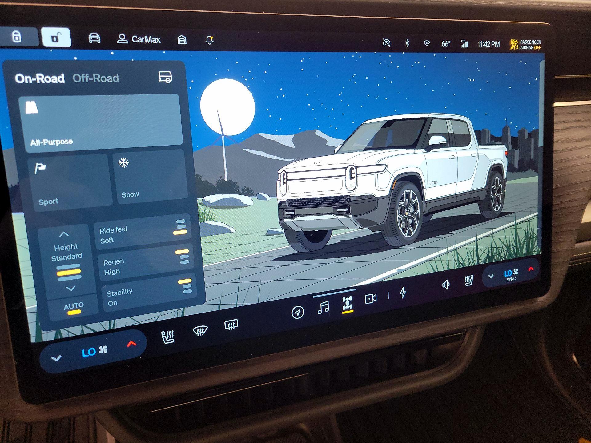 Thumbnail: 2023 Rivian R1T - 13