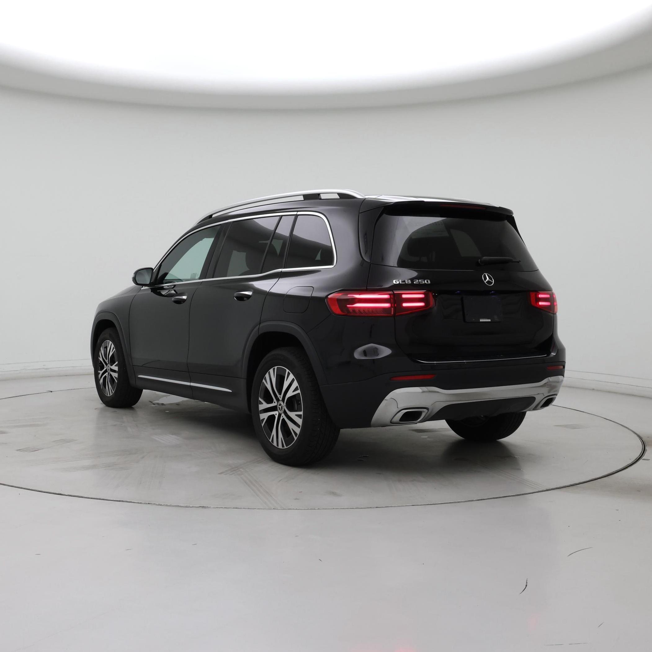 Thumbnail: 2024 Mercedes-Benz GLB - 2