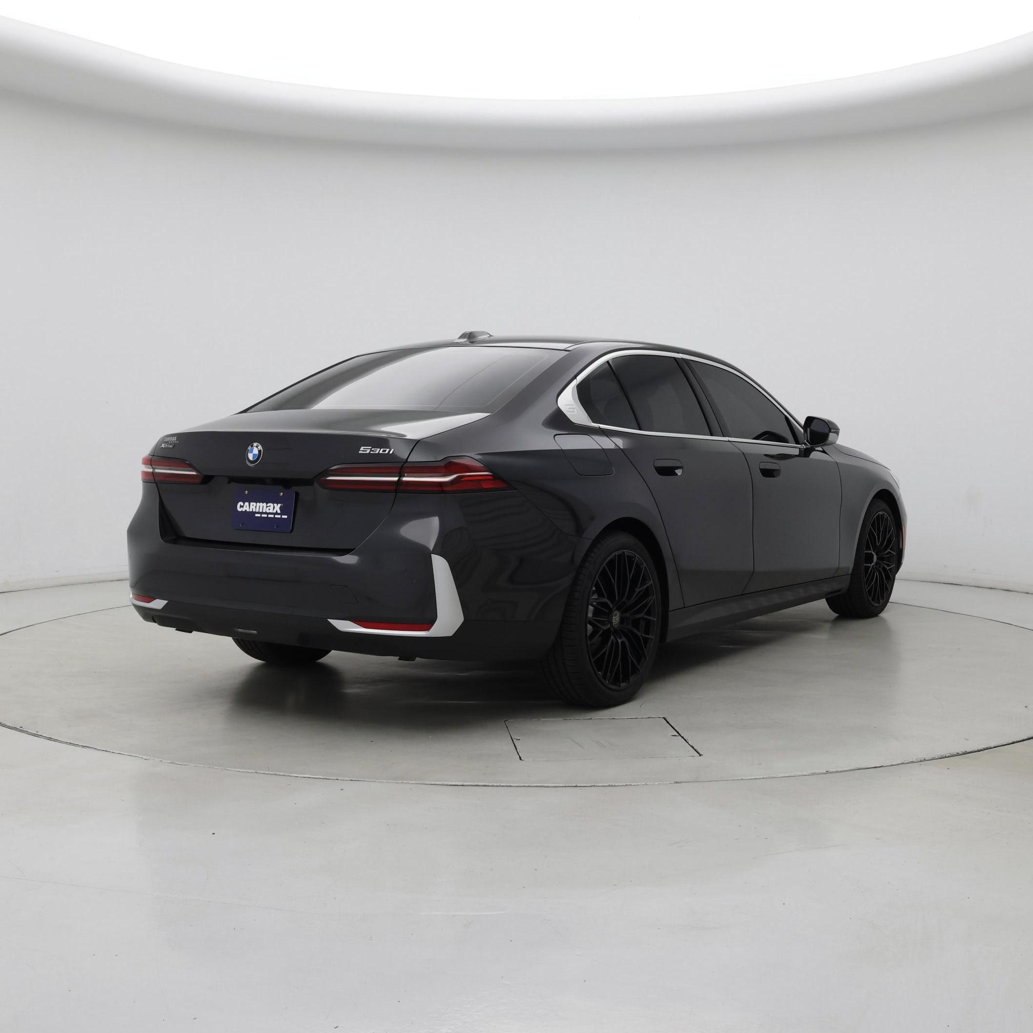 Thumbnail: 2024 BMW 5 Series - 8
