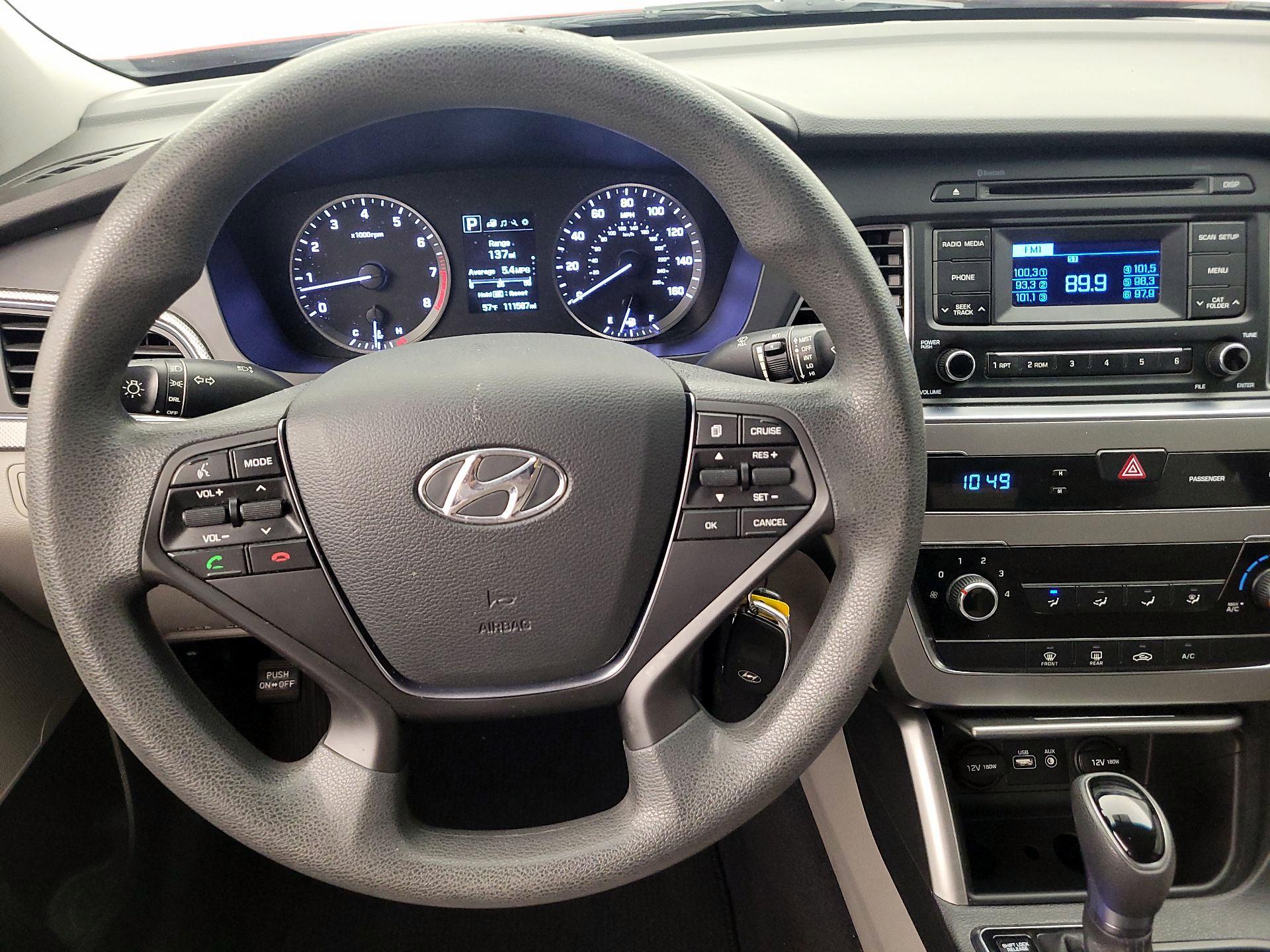 Thumbnail: 2015 Hyundai Sonata - 10