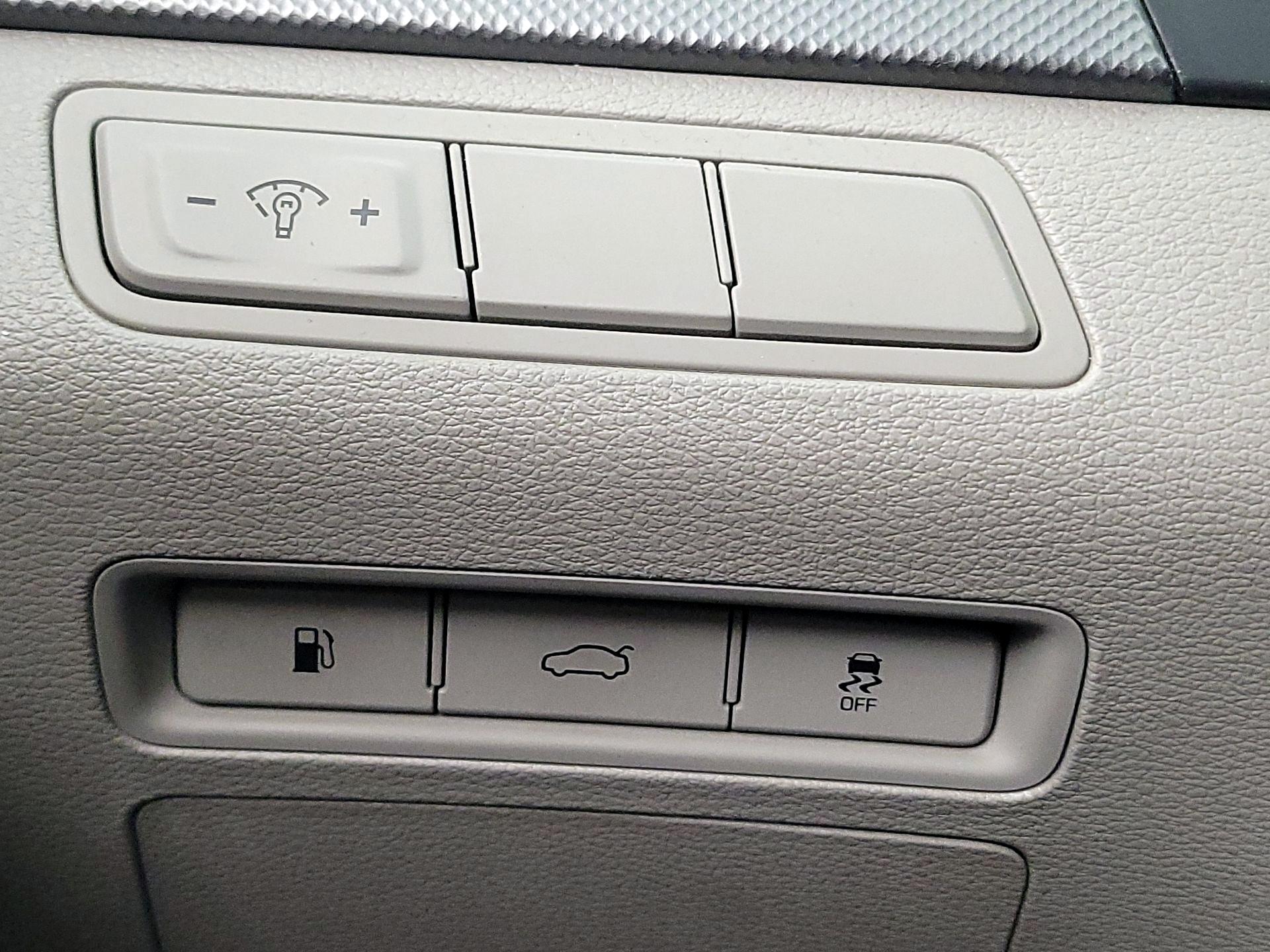 Thumbnail: 2015 Hyundai Sonata - 13
