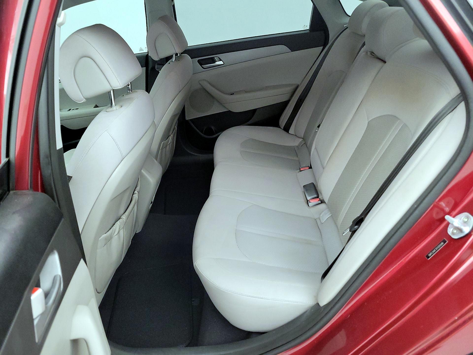 Thumbnail: 2015 Hyundai Sonata - 18