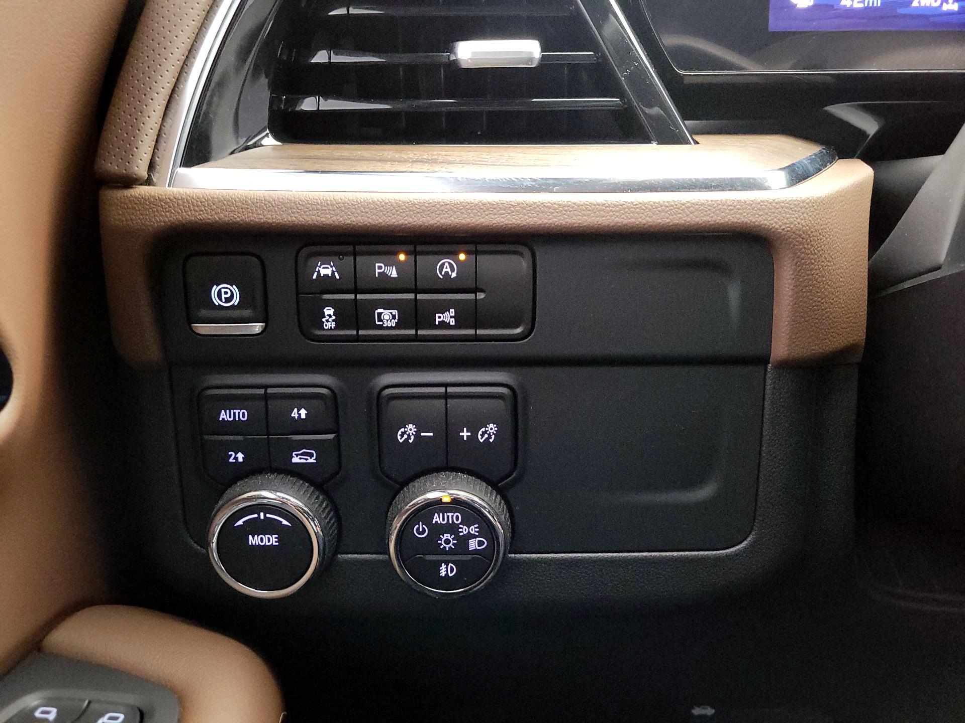 Thumbnail: 2025 Chevrolet Tahoe - 13