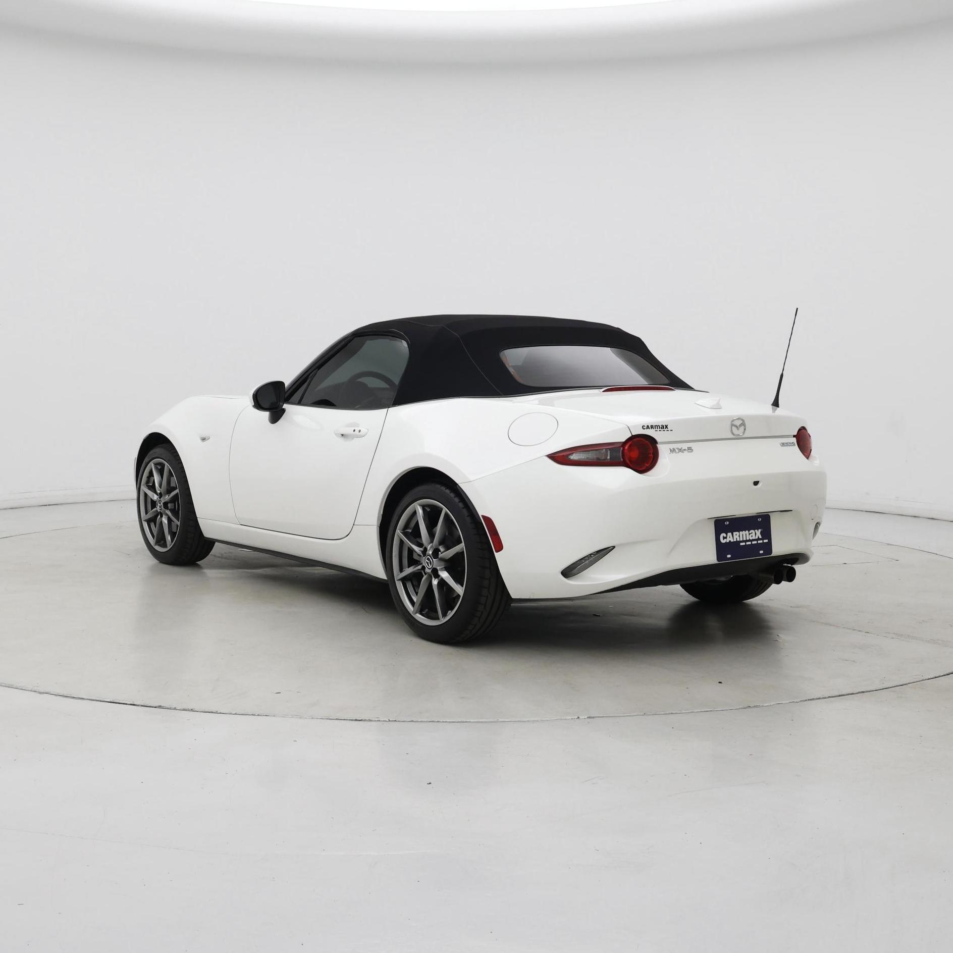 Thumbnail: 2022 Mazda MX-5 Miata - 2