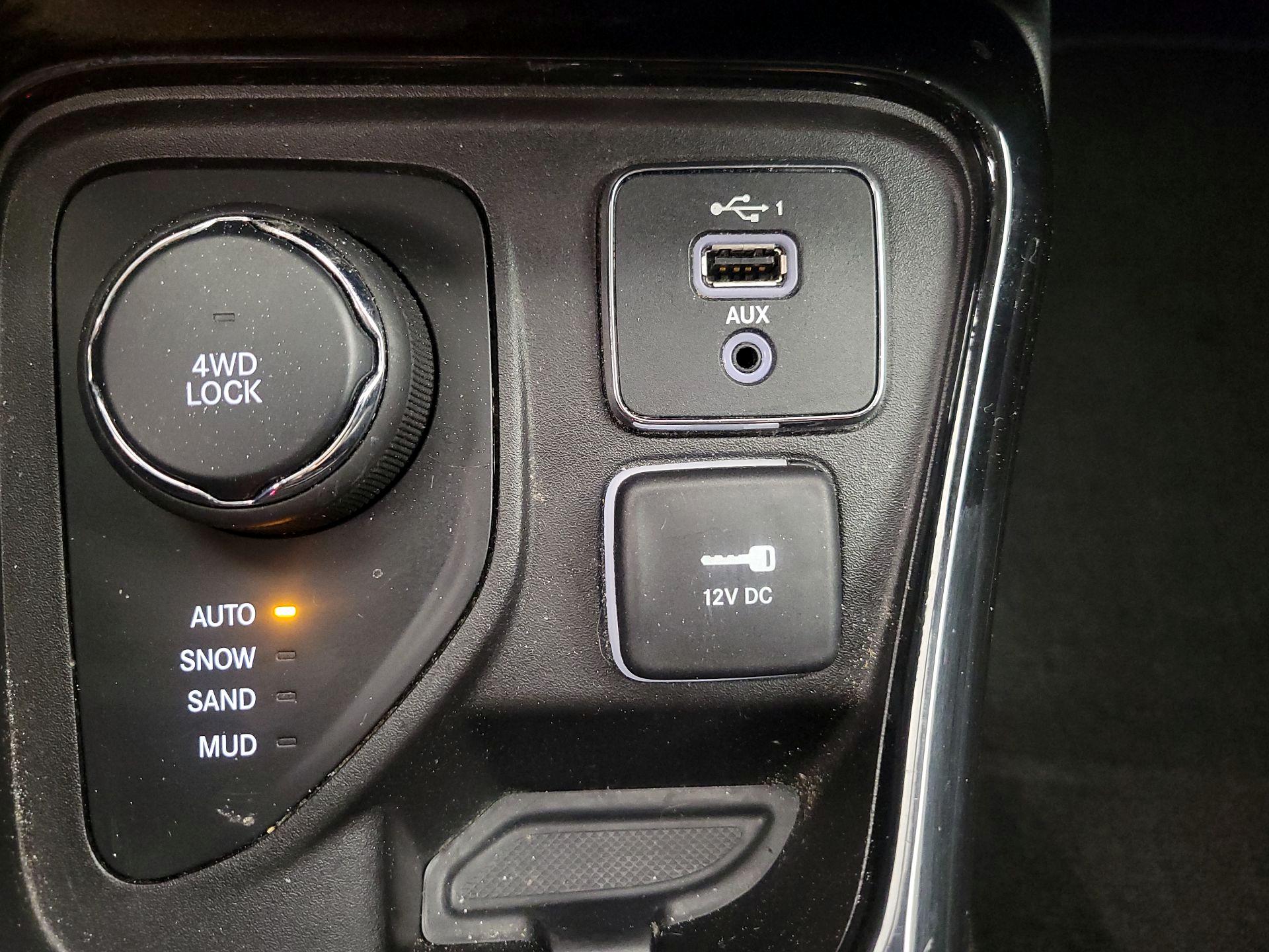 Thumbnail: 2019 Jeep Compass - 18