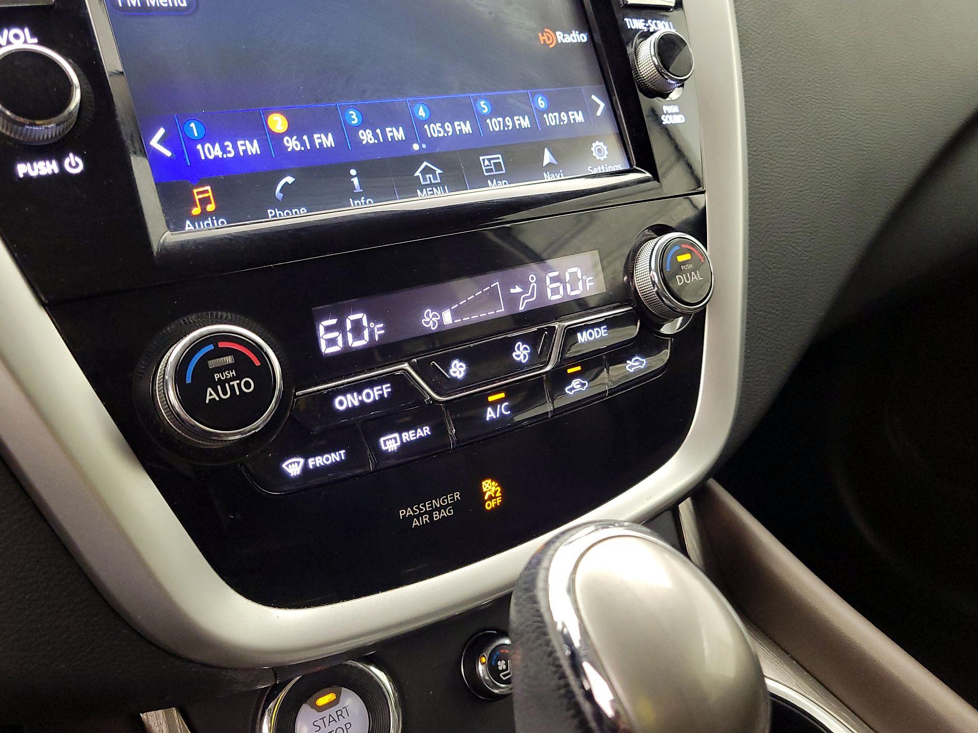 Thumbnail: 2015 Nissan Murano - 16