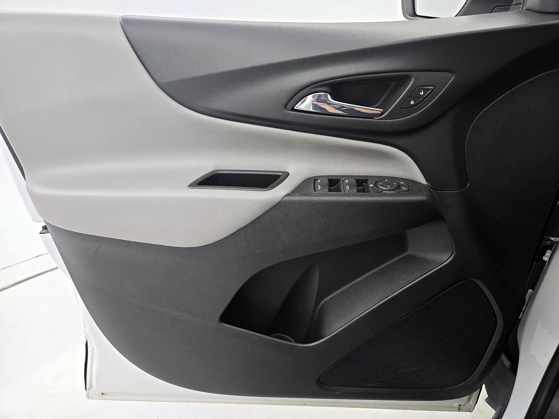 Thumbnail: 2022 Chevrolet Equinox - 12