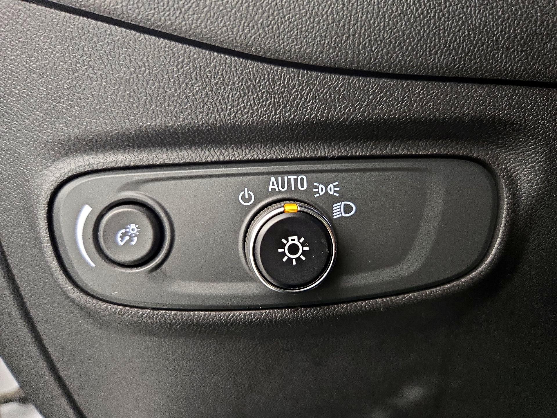 Thumbnail: 2022 Chevrolet Equinox - 13