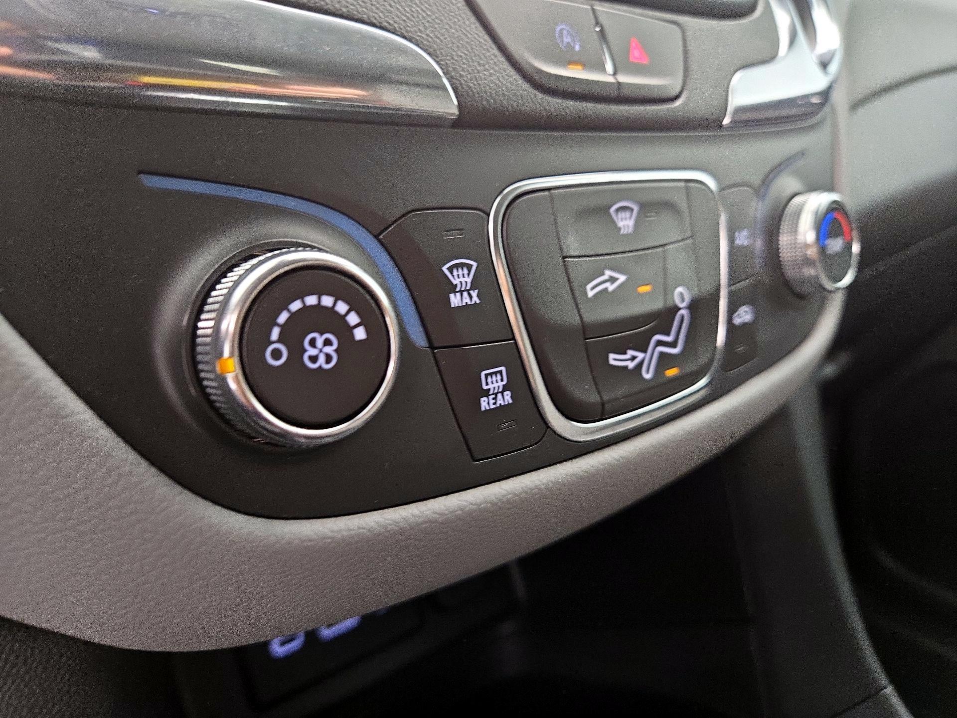 Thumbnail: 2022 Chevrolet Equinox - 16