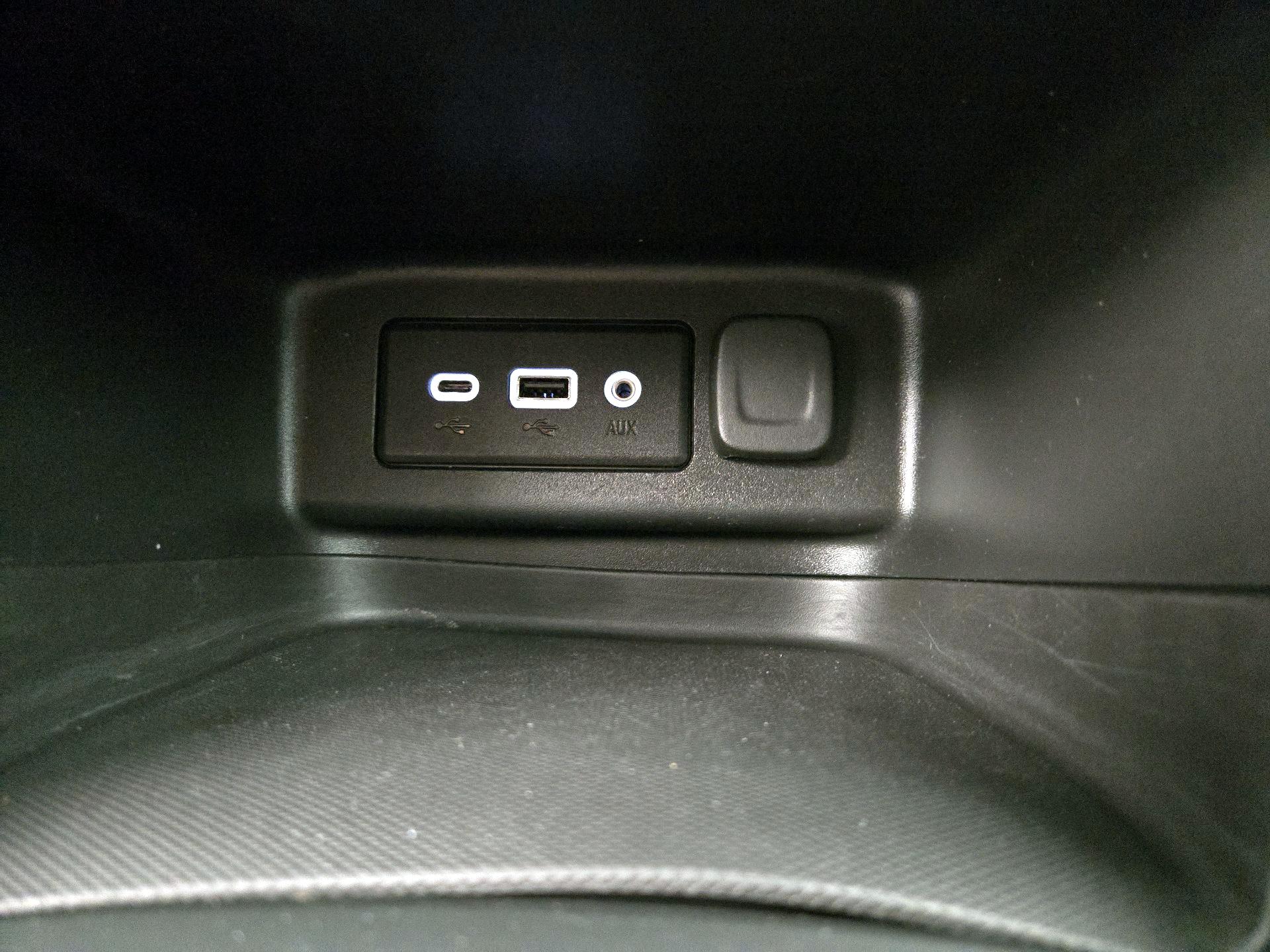 Thumbnail: 2022 Chevrolet Equinox - 18