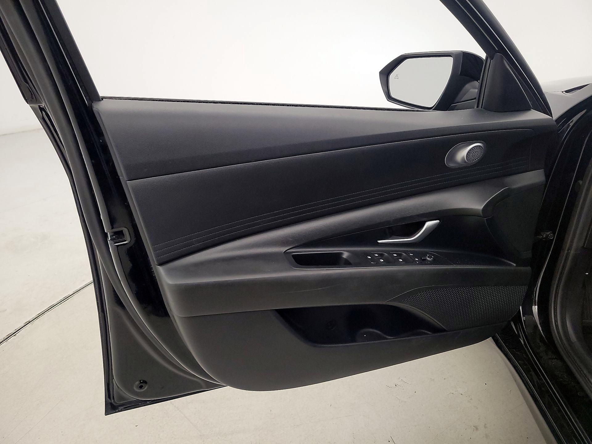 Thumbnail: 2023 Hyundai Elantra - 12